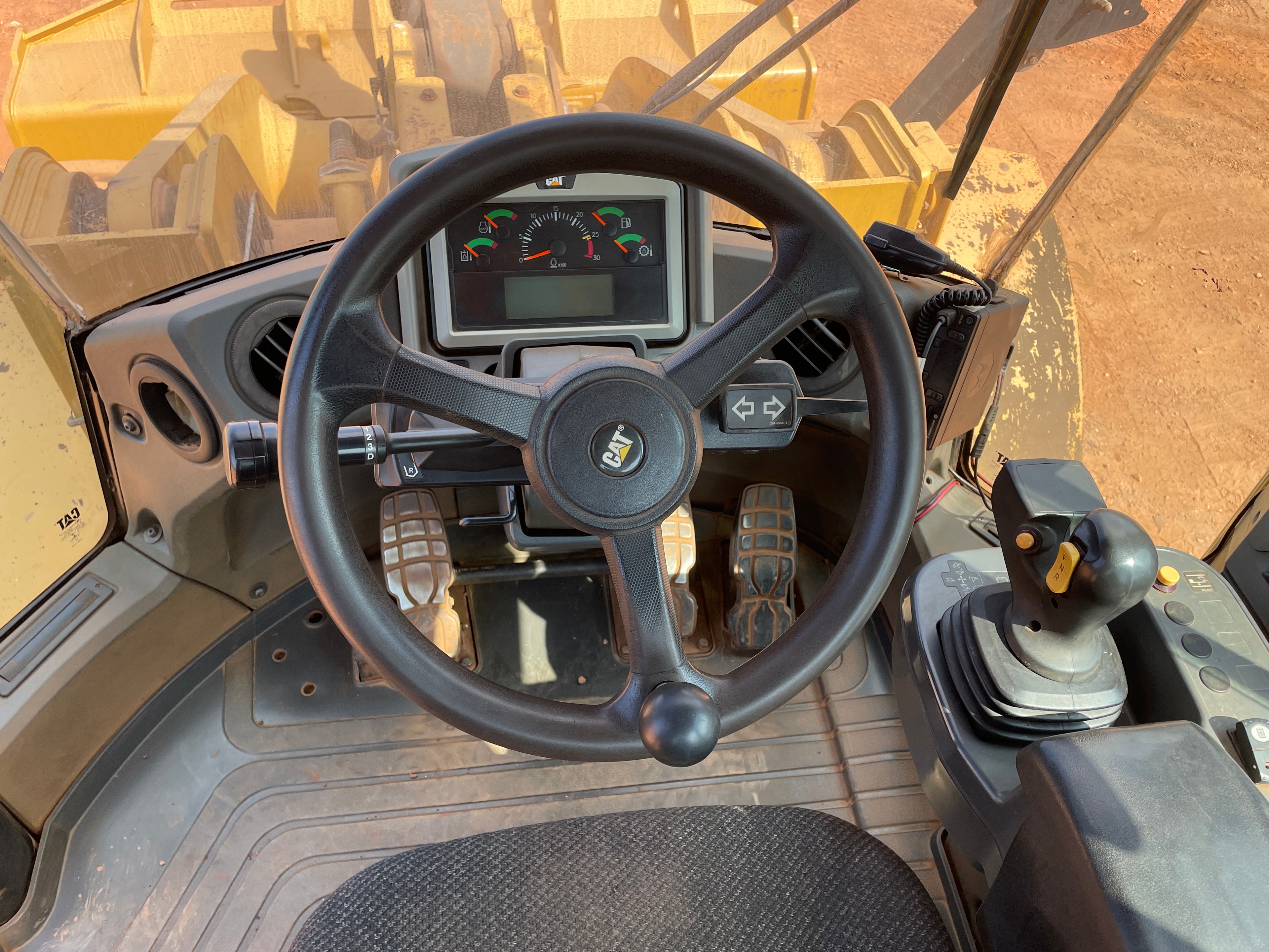 Lot 001 - 2018 Caterpillar 966L
