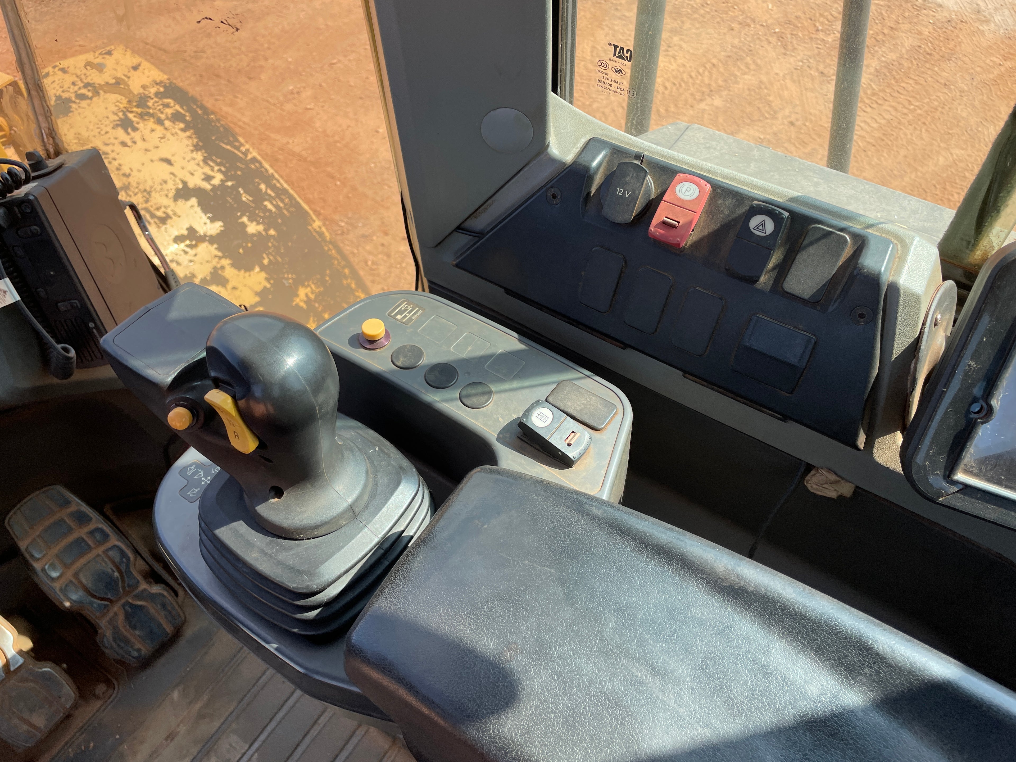 Lot 001 - 2018 Caterpillar 966L