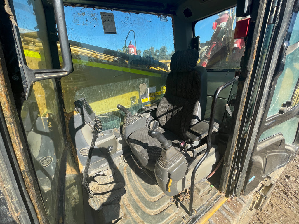 Lot 021 - 2013 Caterpillar 374 D