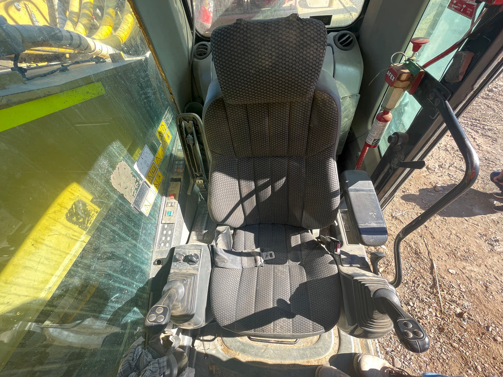 Lot 021 - 2013 Caterpillar 374 D