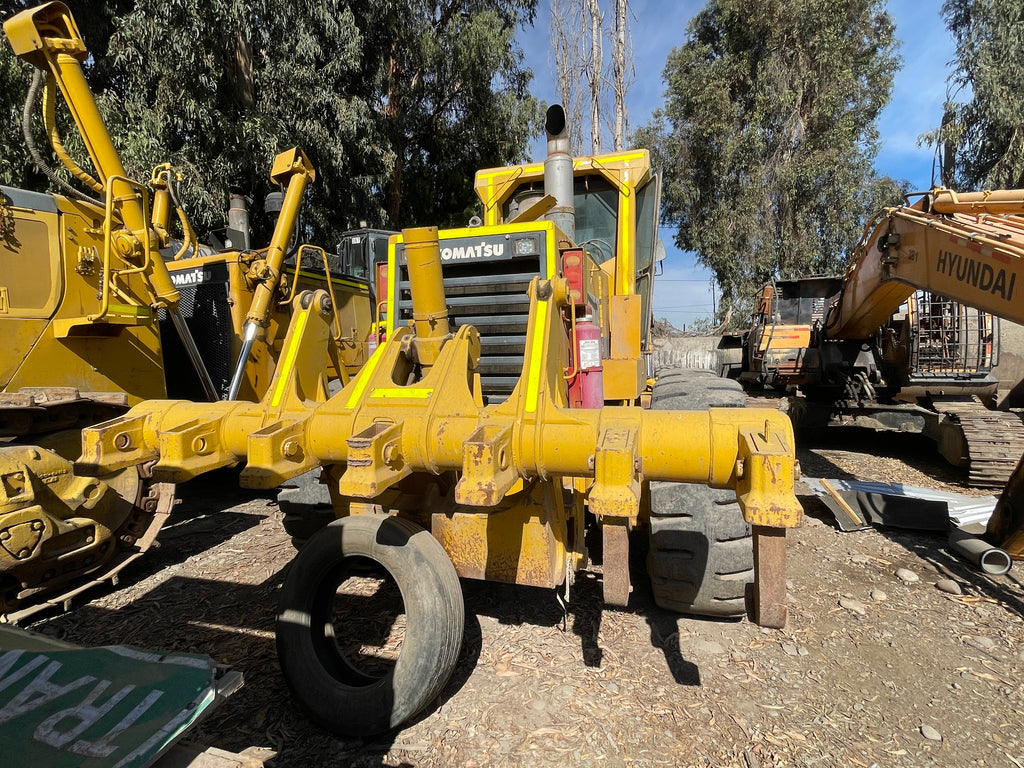 Lot 012 - 2011 Komatsu GD825A-2T
