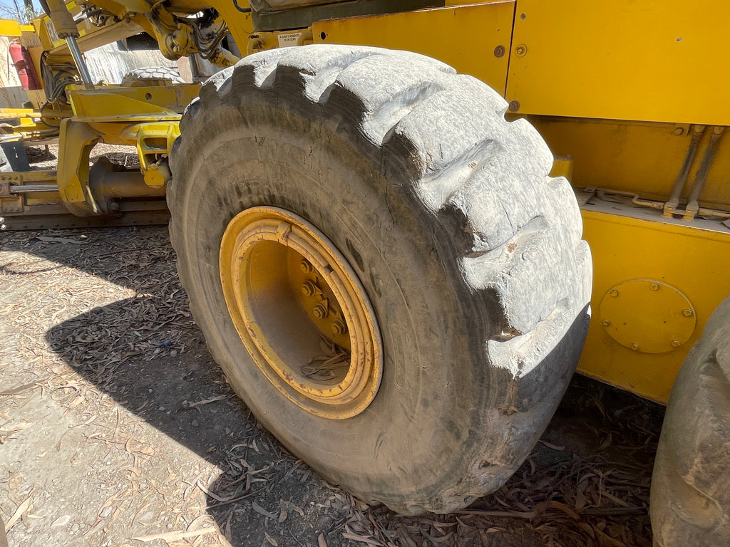 Lot 012 - 2011 Komatsu GD825A-2T