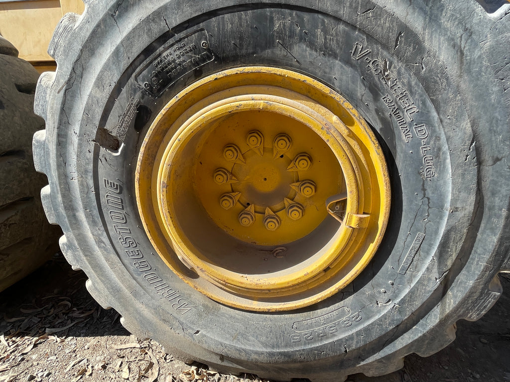 Lot 012 - 2011 Komatsu GD825A-2T