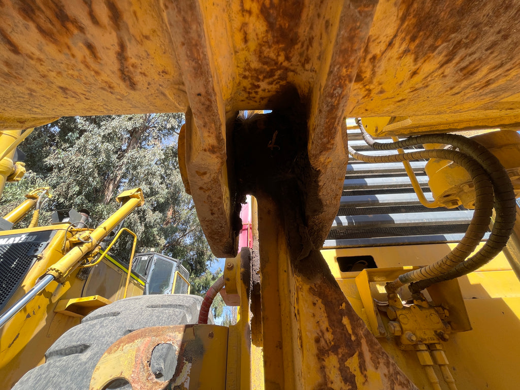 Lot 012 - 2011 Komatsu GD825A-2T