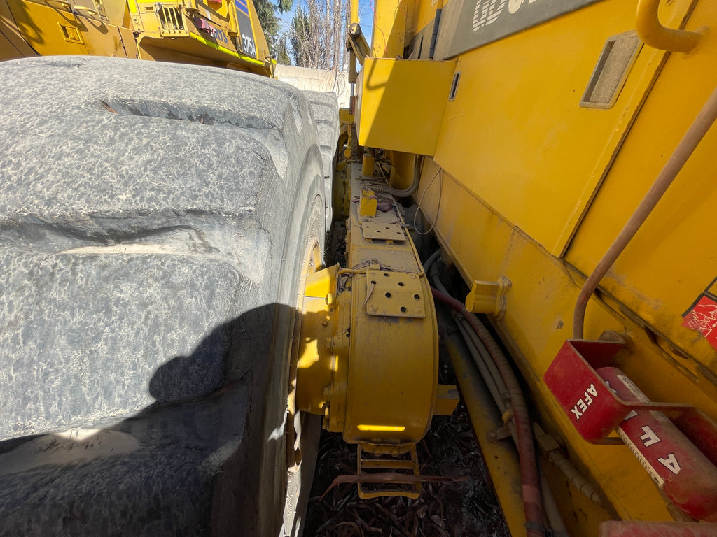 Lot 012 - 2011 Komatsu GD825A-2T