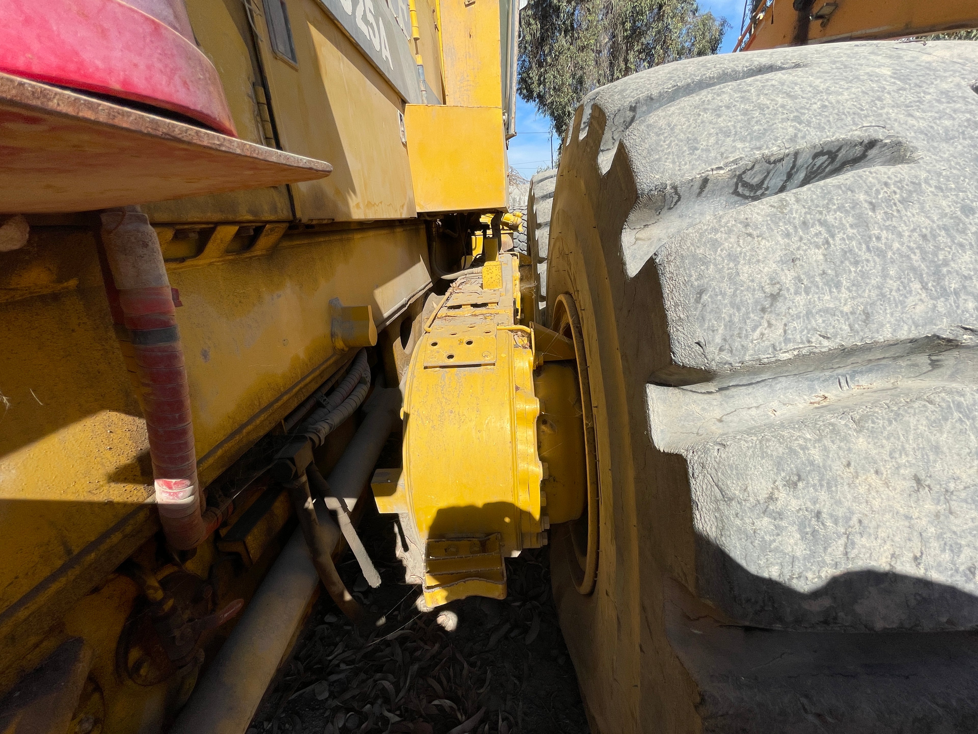 Lot 012 - 2011 Komatsu GD825A-2T