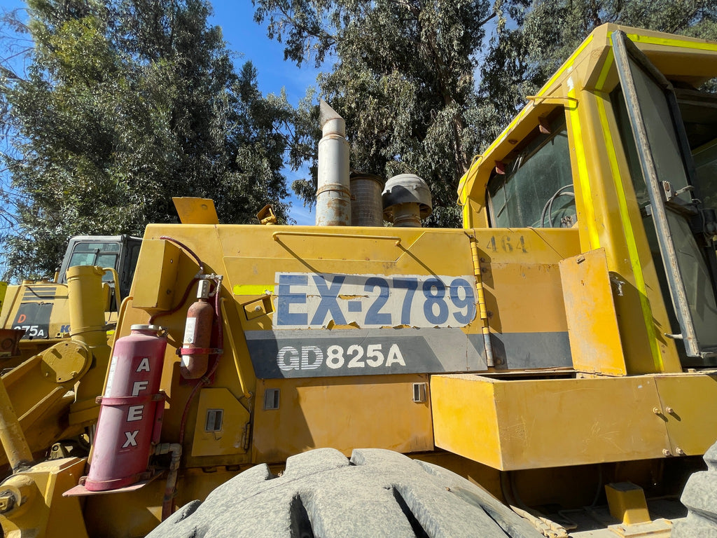 Lot 012 - 2011 Komatsu GD825A-2T