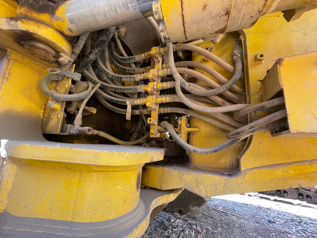Lot 012 - 2011 Komatsu GD825A-2T