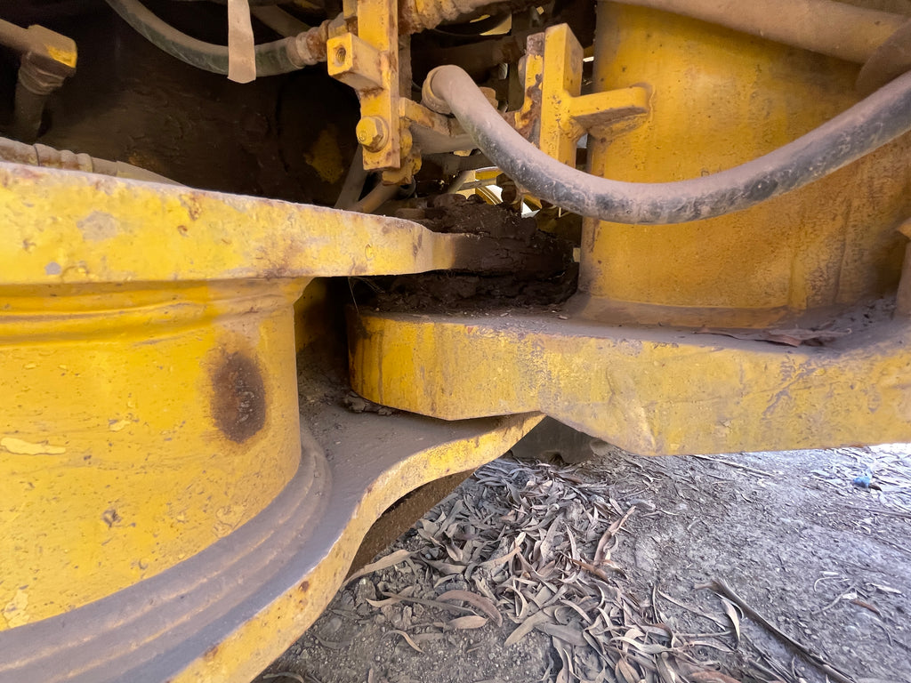 Lot 012 - 2011 Komatsu GD825A-2T