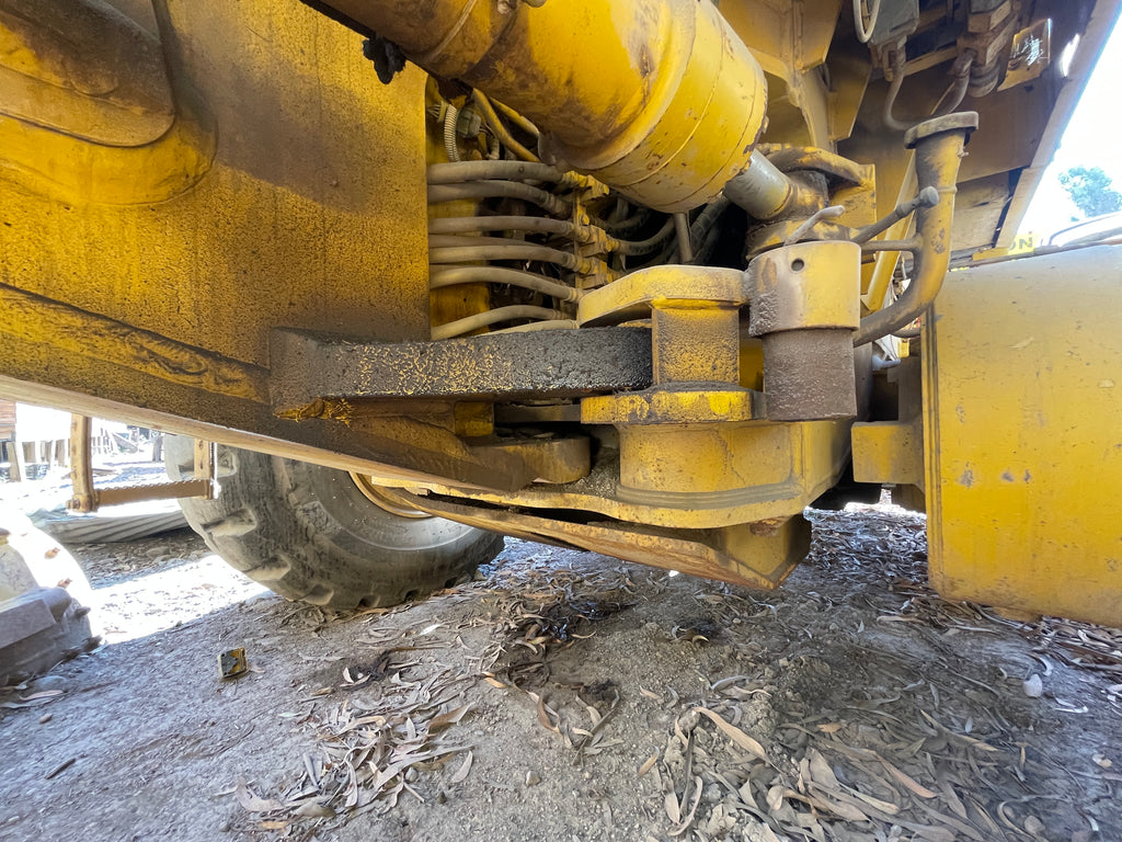Lot 012 - 2011 Komatsu GD825A-2T