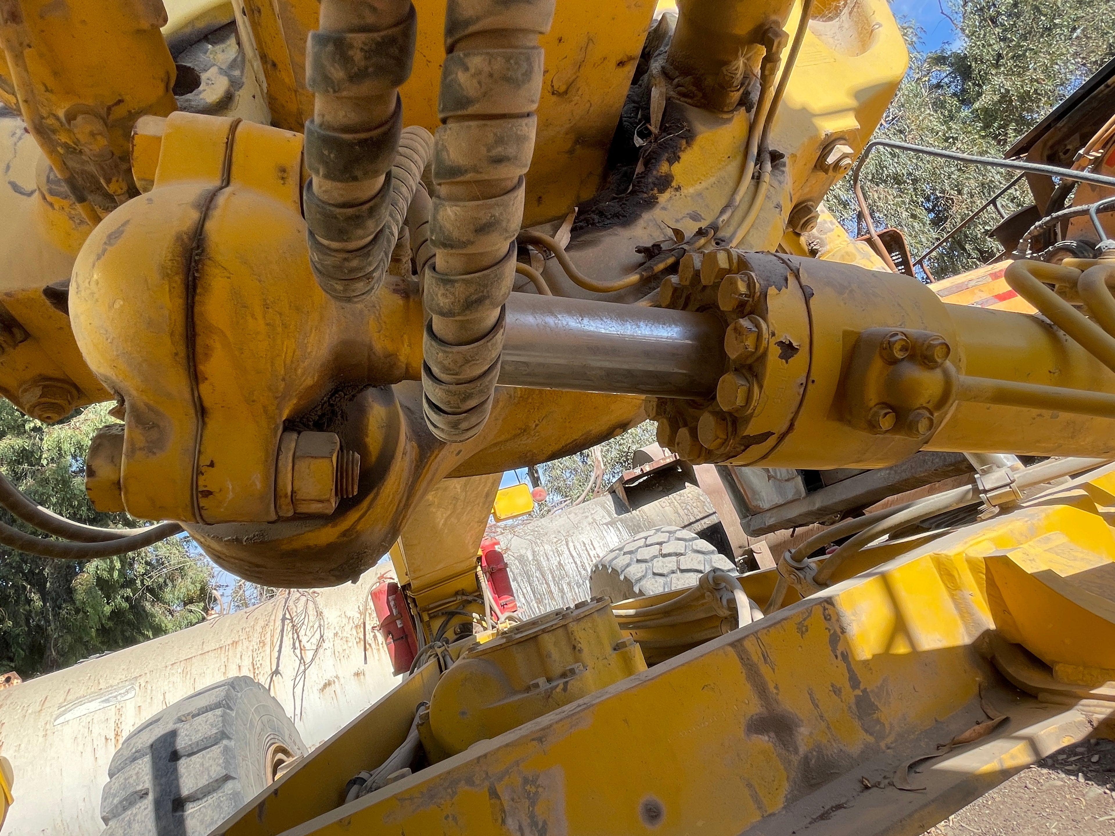 Lot 012 - 2011 Komatsu GD825A-2T