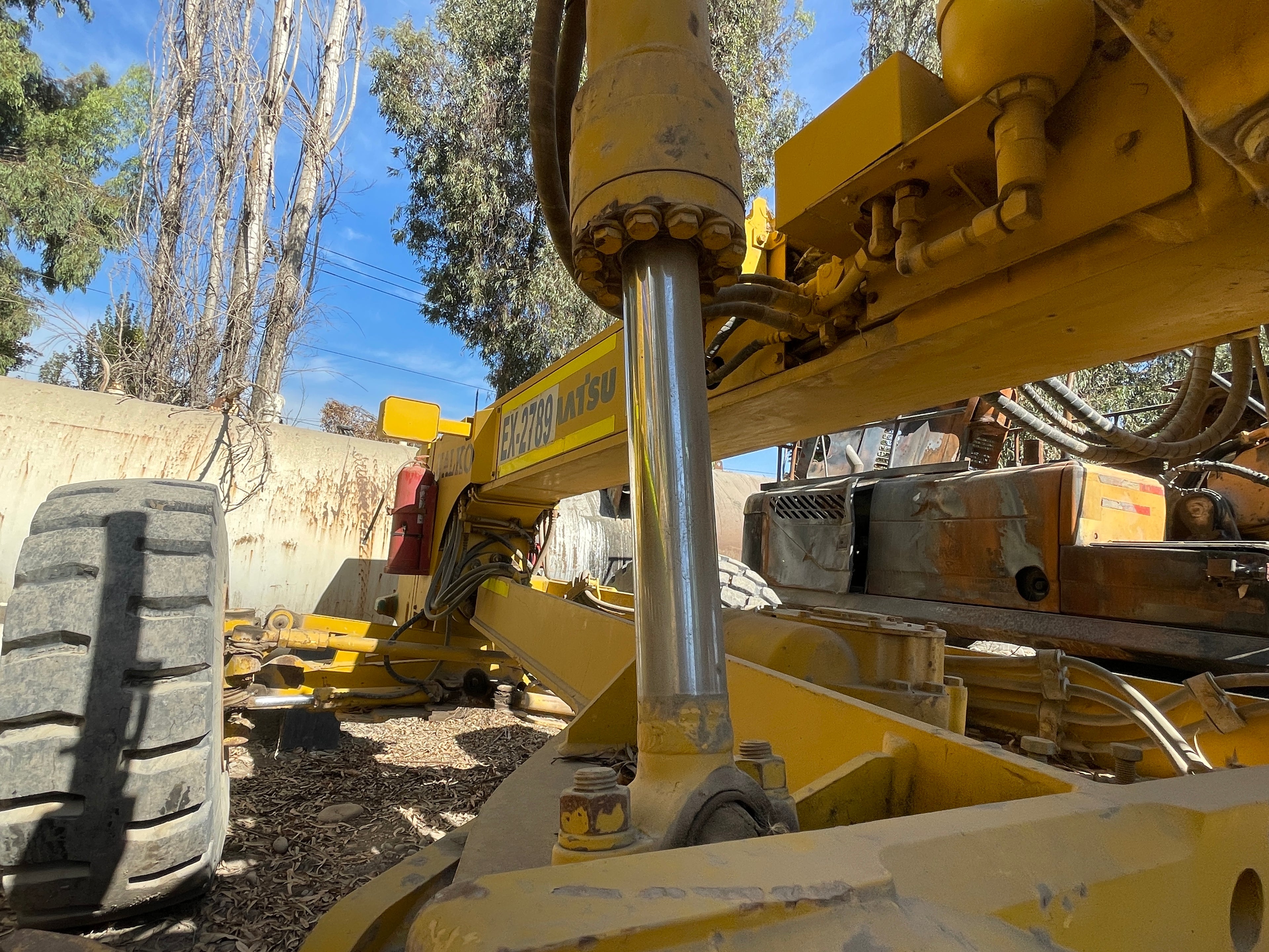 Lot 012 - 2011 Komatsu GD825A-2T