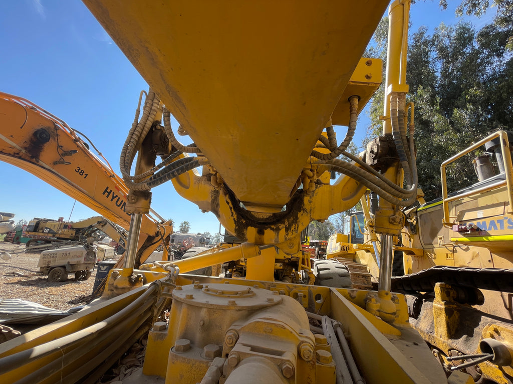 Lot 012 - 2011 Komatsu GD825A-2T