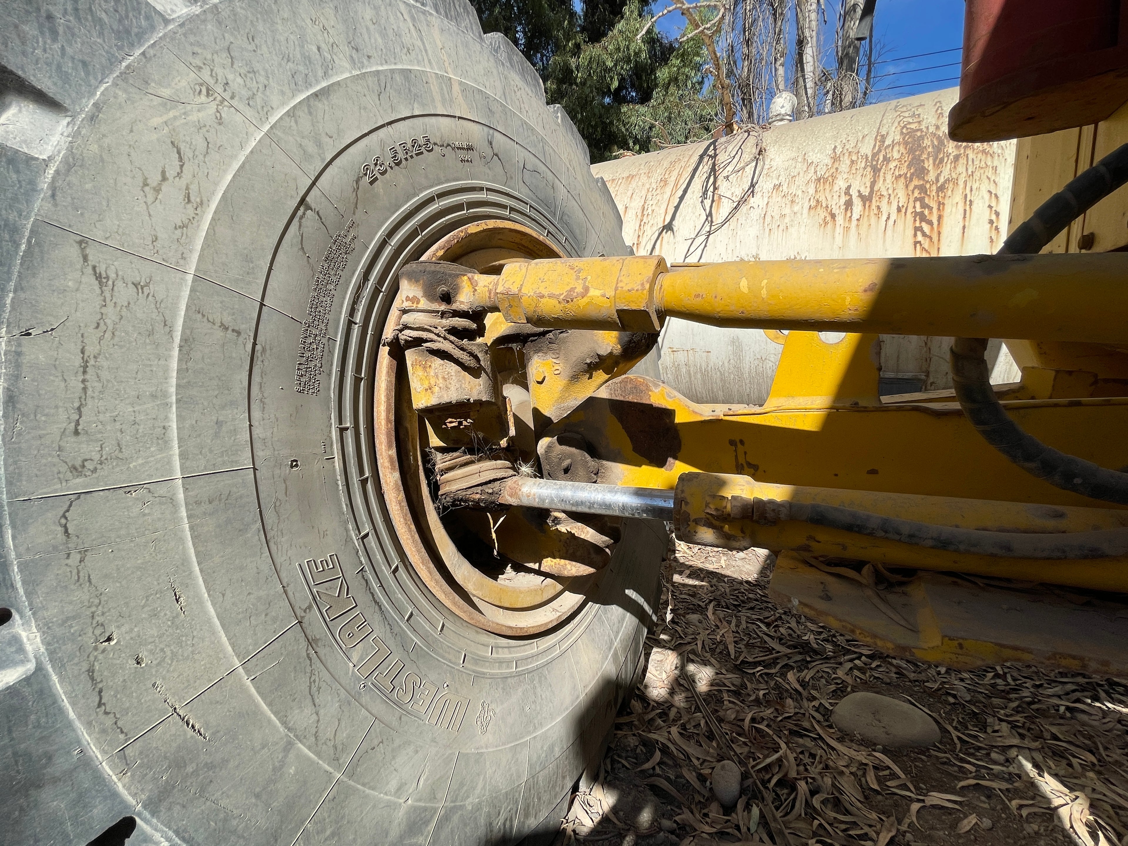 Lot 012 - 2011 Komatsu GD825A-2T