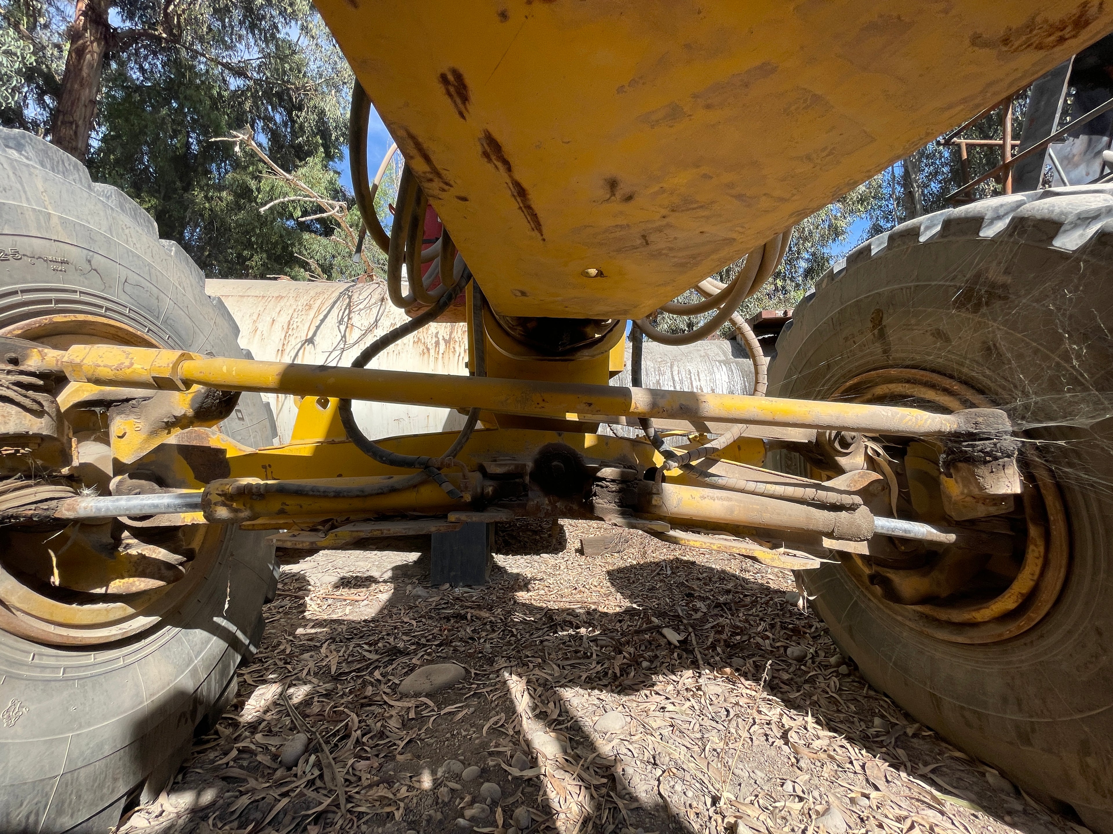 Lot 012 - 2011 Komatsu GD825A-2T