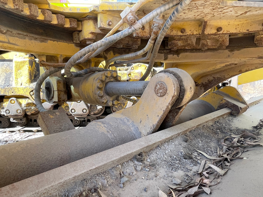 Lot 012 - 2011 Komatsu GD825A-2T