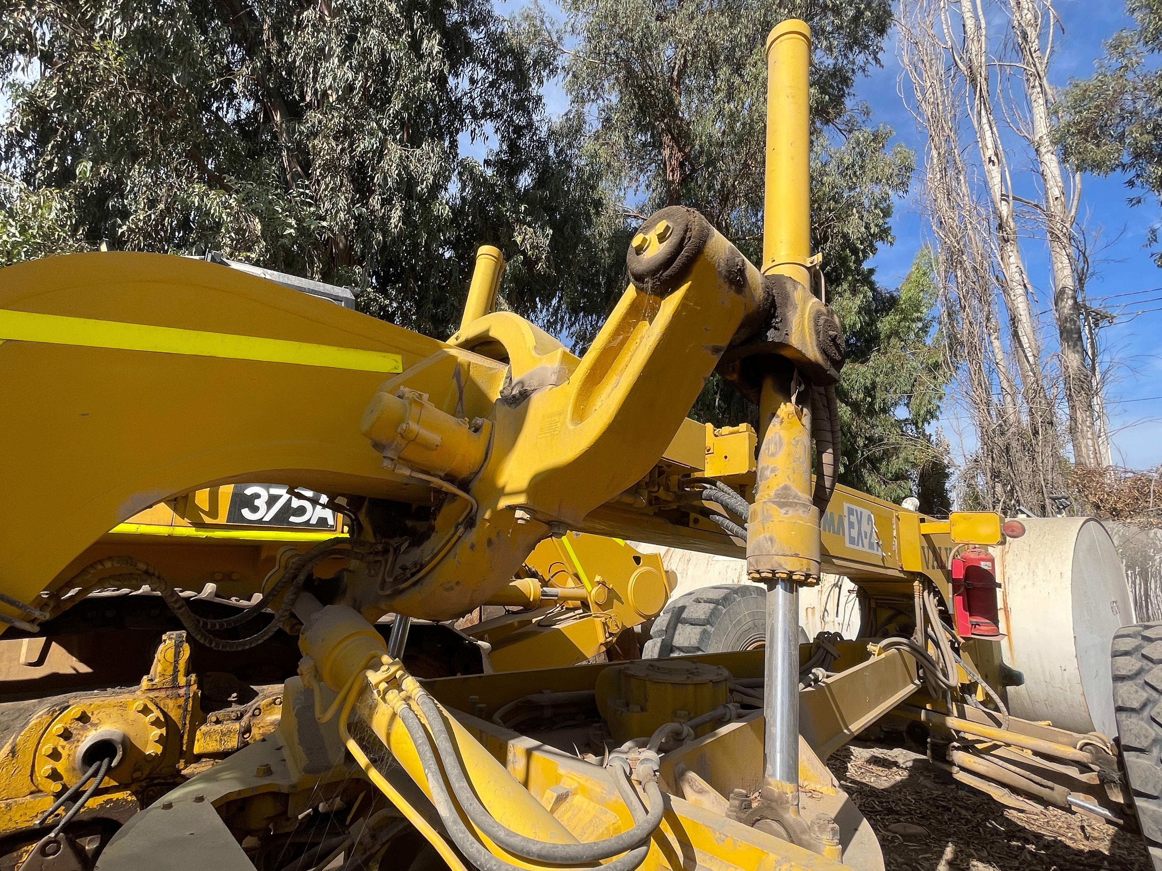 Lot 012 - 2011 Komatsu GD825A-2T