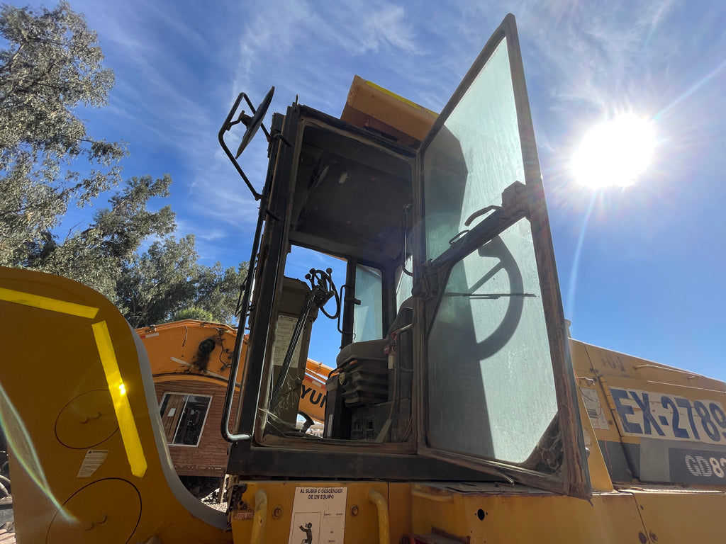 Lot 012 - 2011 Komatsu GD825A-2T