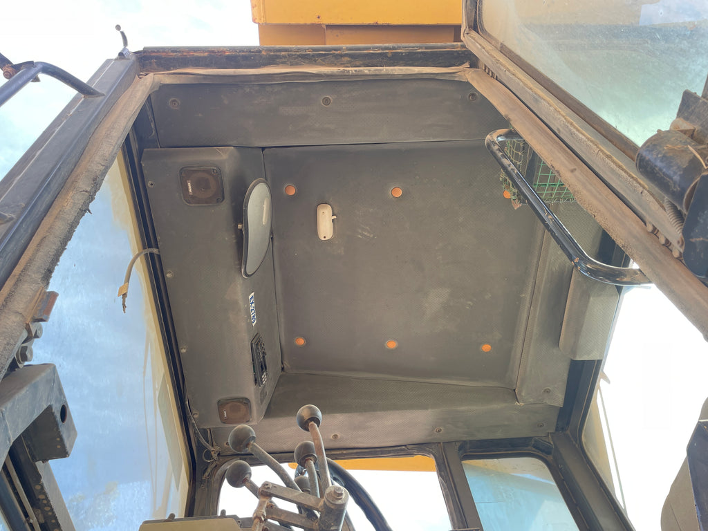 Lot 012 - 2011 Komatsu GD825A-2T