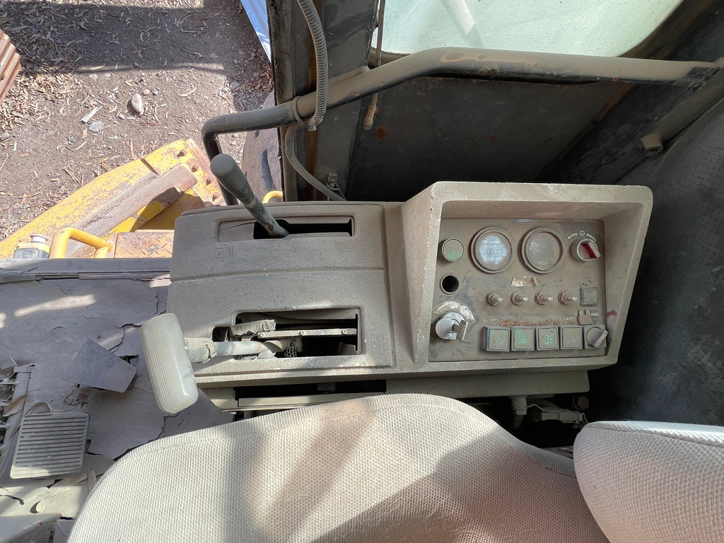 Lot 012 - 2011 Komatsu GD825A-2T