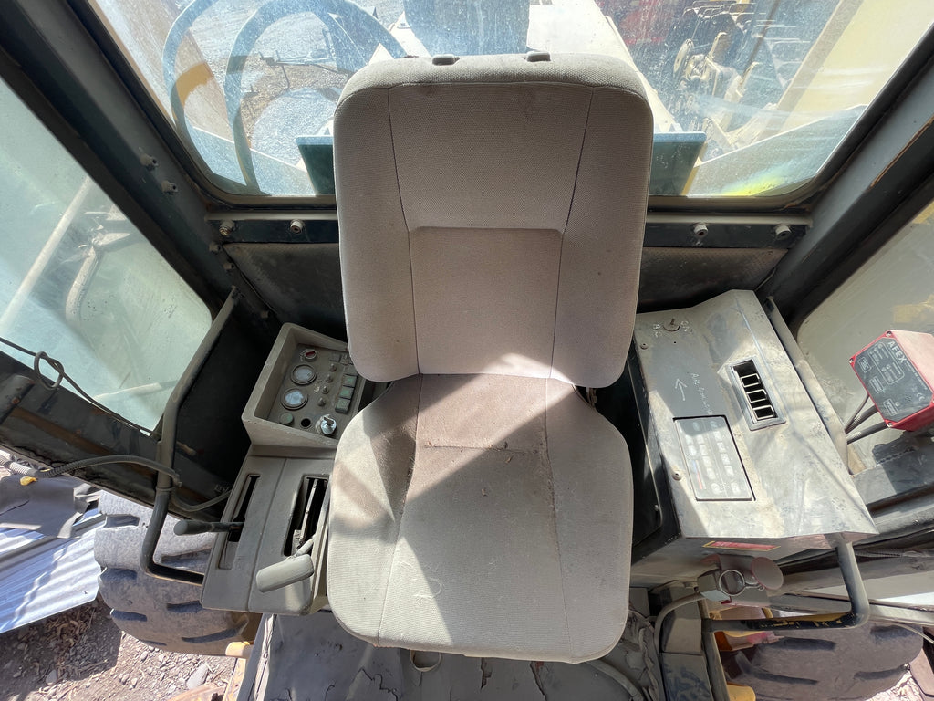 Lot 012 - 2011 Komatsu GD825A-2T
