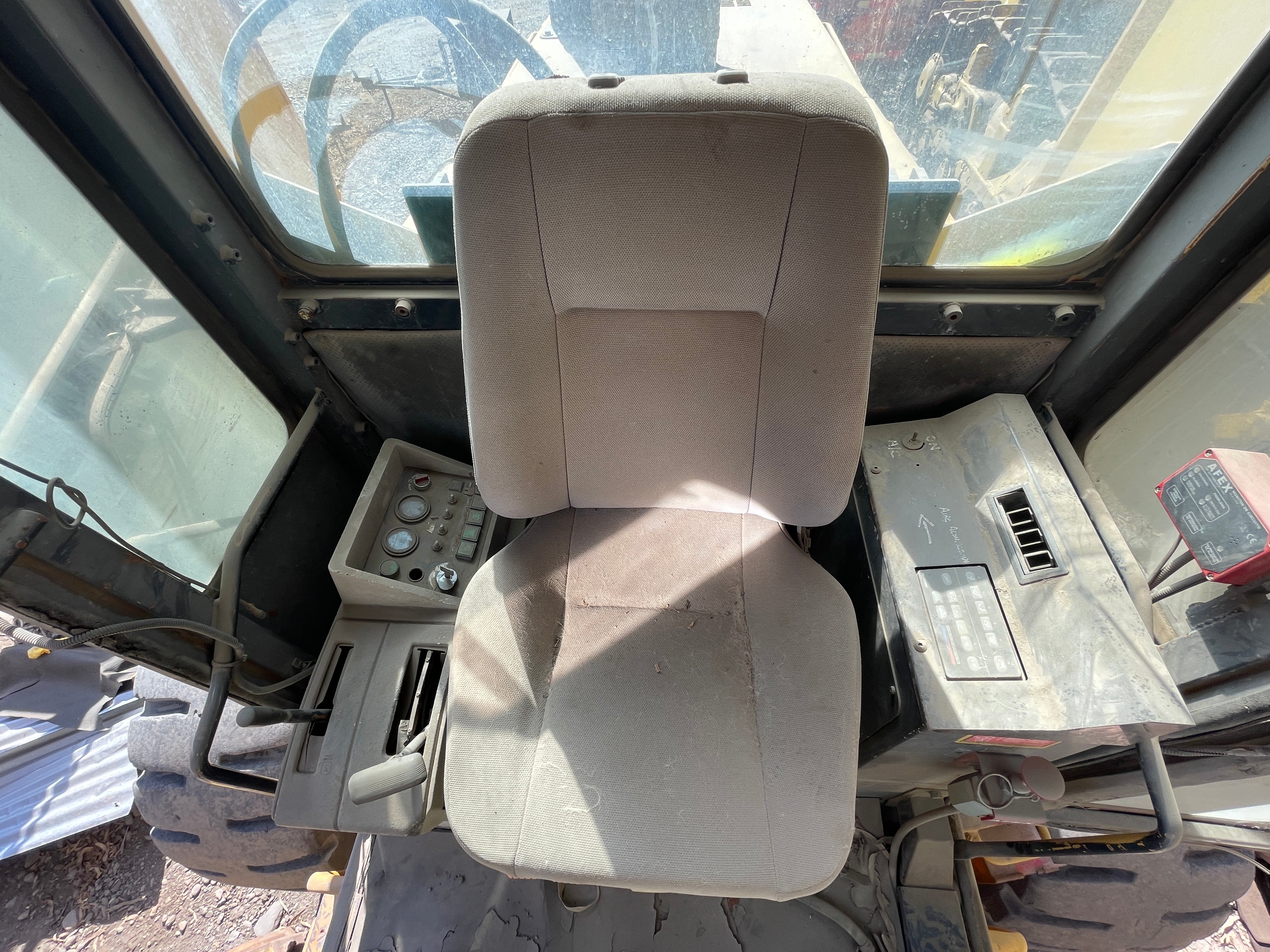 Lot 012 - 2011 Komatsu GD825A-2T