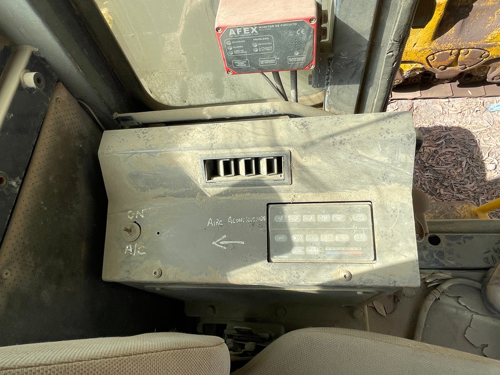 Lot 012 - 2011 Komatsu GD825A-2T