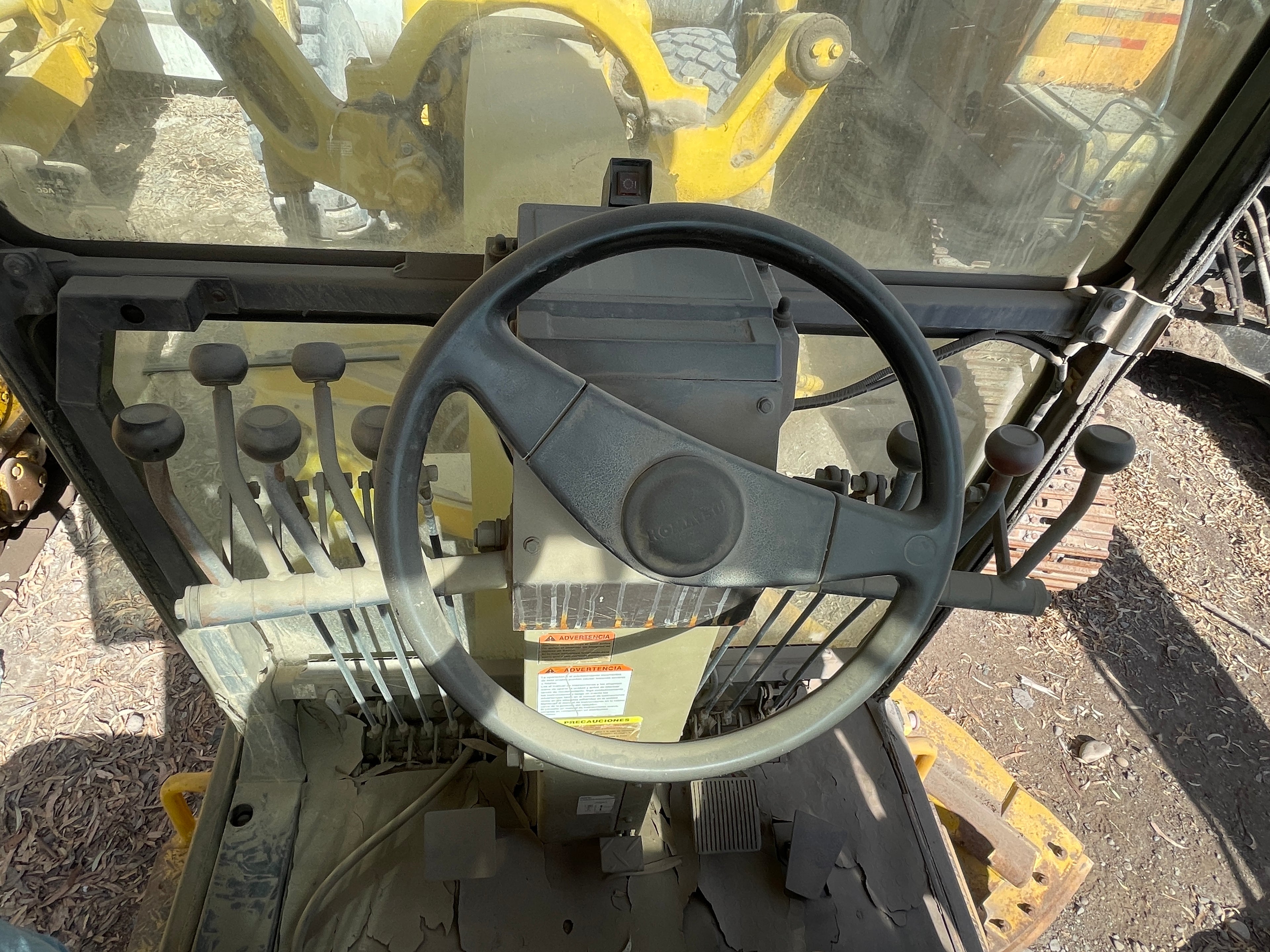 Lot 012 - 2011 Komatsu GD825A-2T