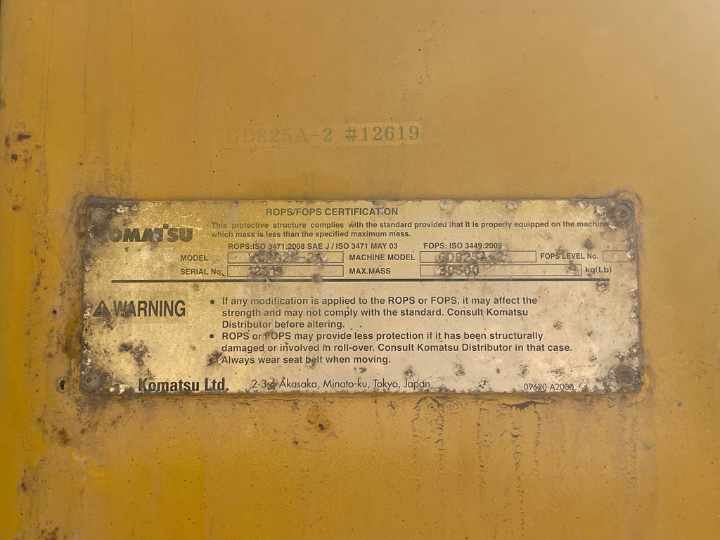 Lot 012 - 2011 Komatsu GD825A-2T