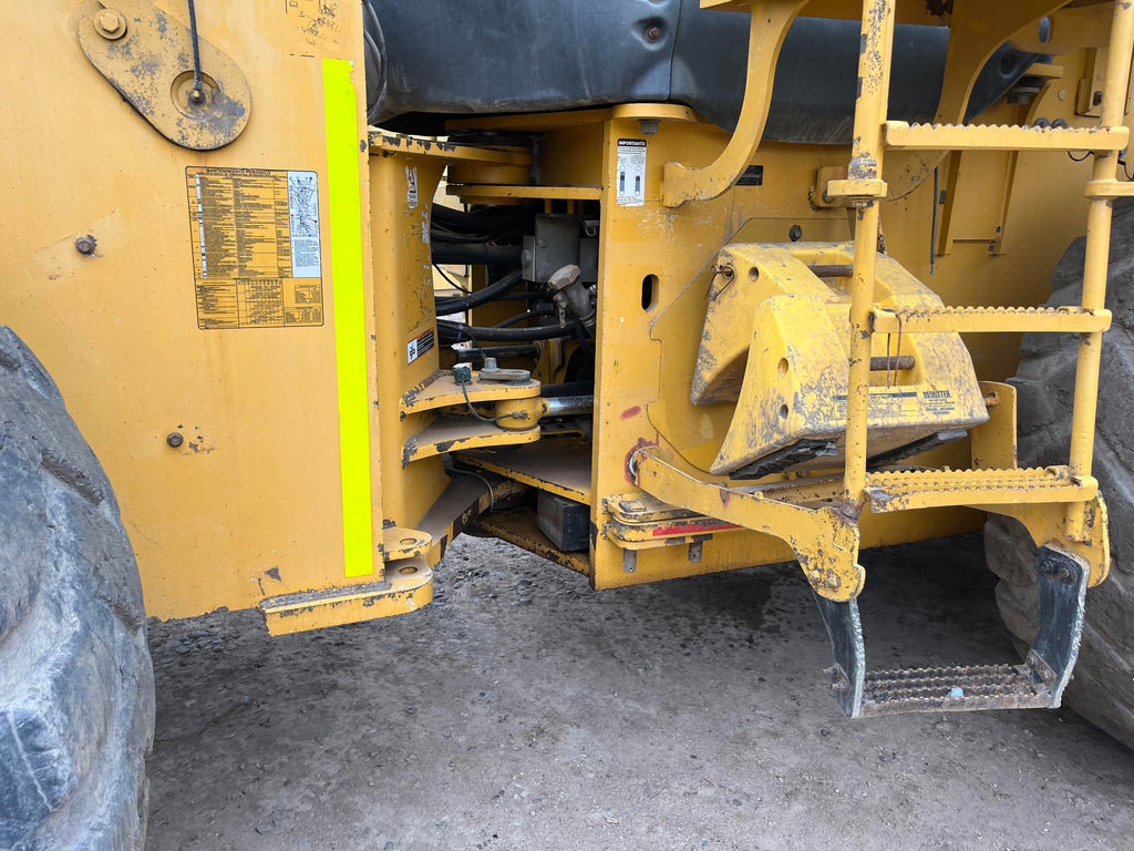 Lot 006 - 2013 John Deere 744K