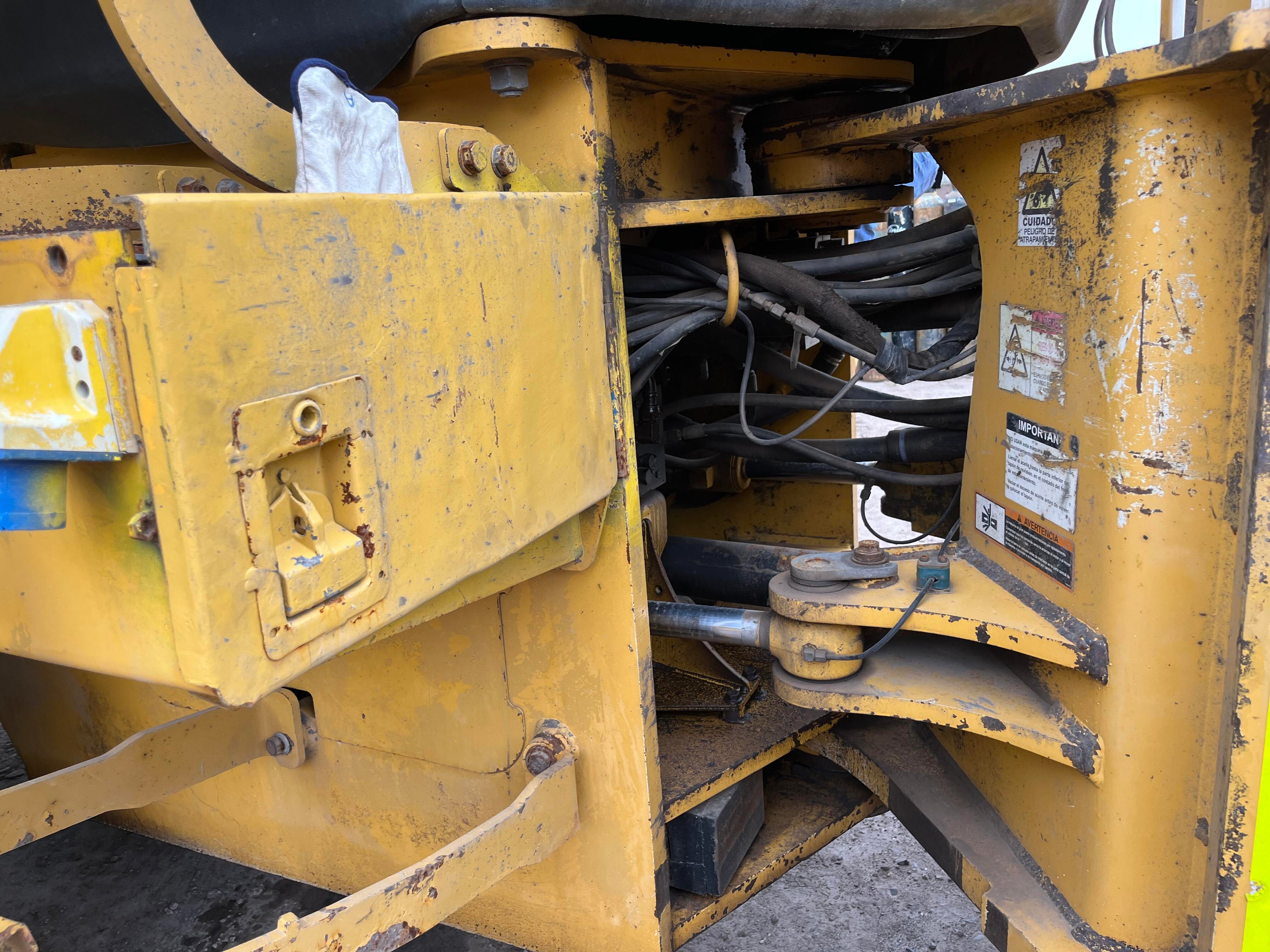 Lot 006 - 2013 John Deere 744K