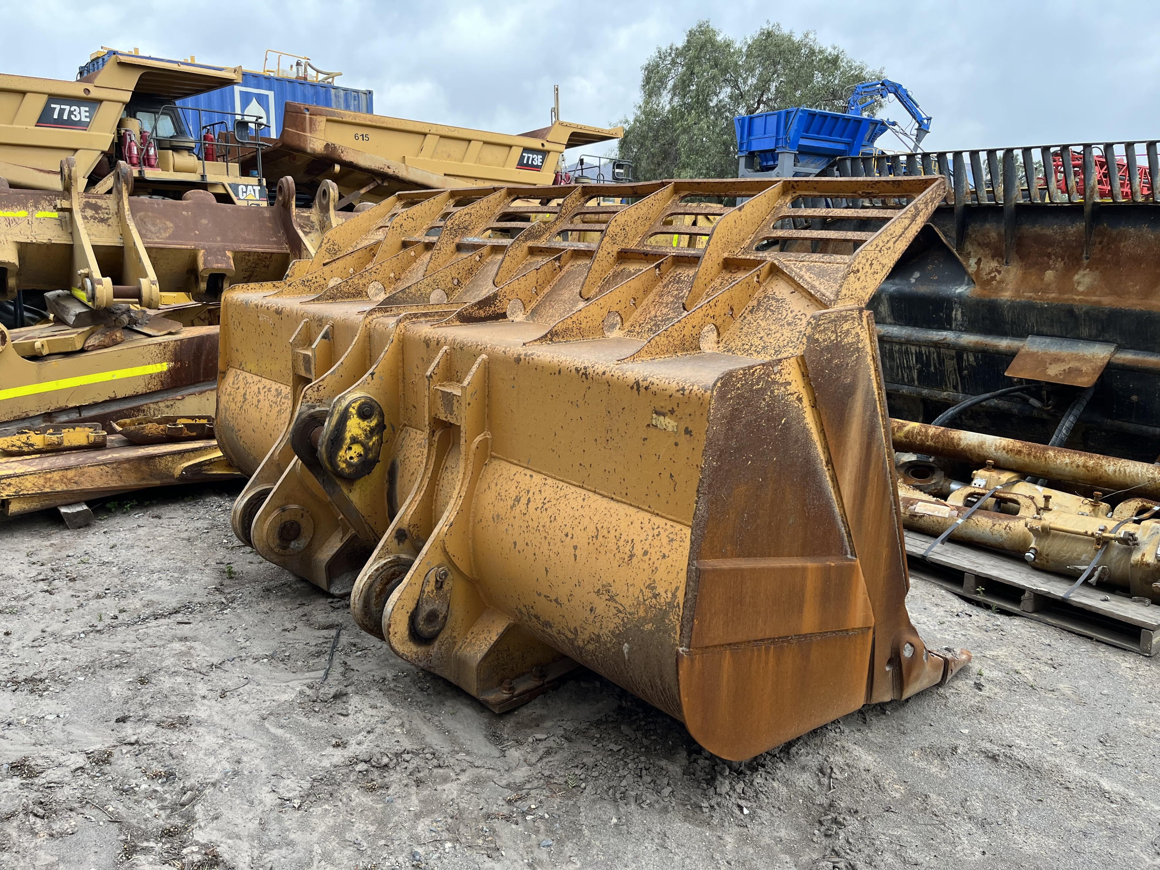 Lot 006 - 2013 John Deere 744K