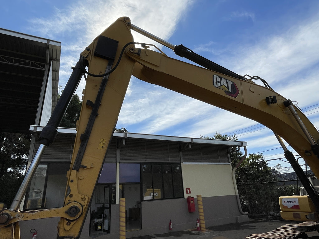 Lot 015 - 2021 Caterpillar 320