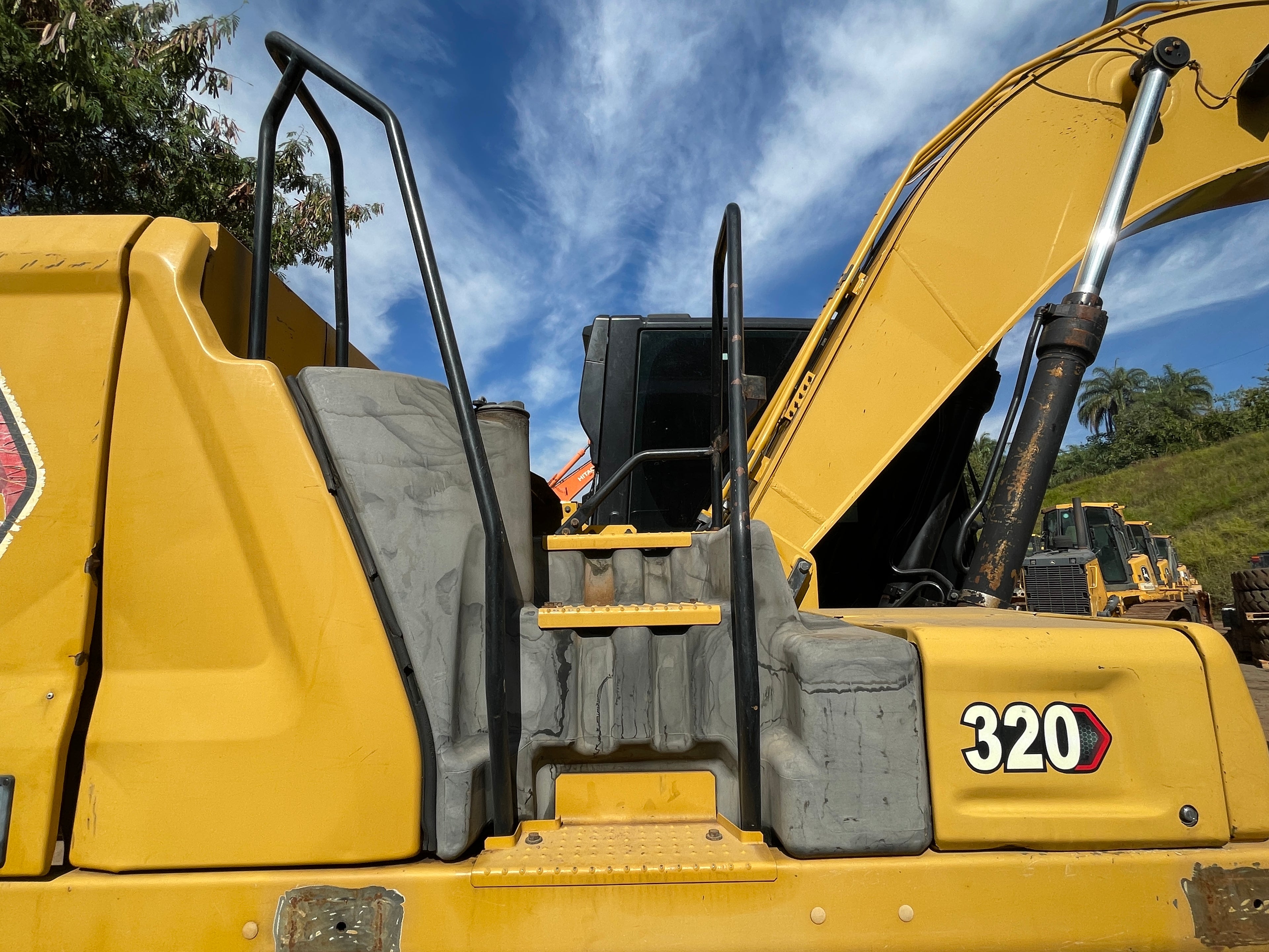 Lot 015 - 2021 Caterpillar 320