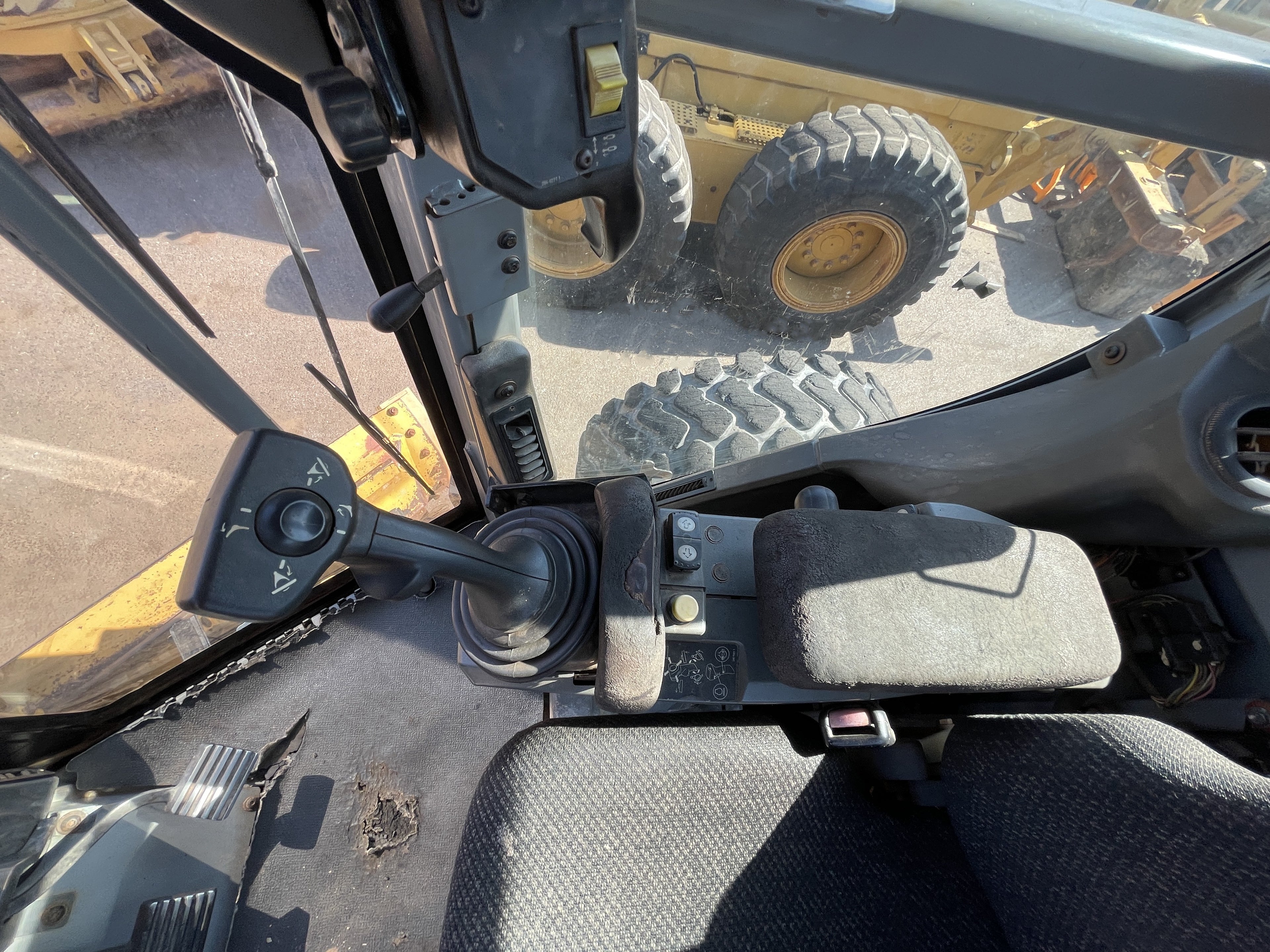 Lot 007 - 2012 Caterpillar 140M