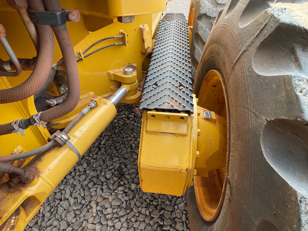 Lot 009 - 2019 John Deere 622G