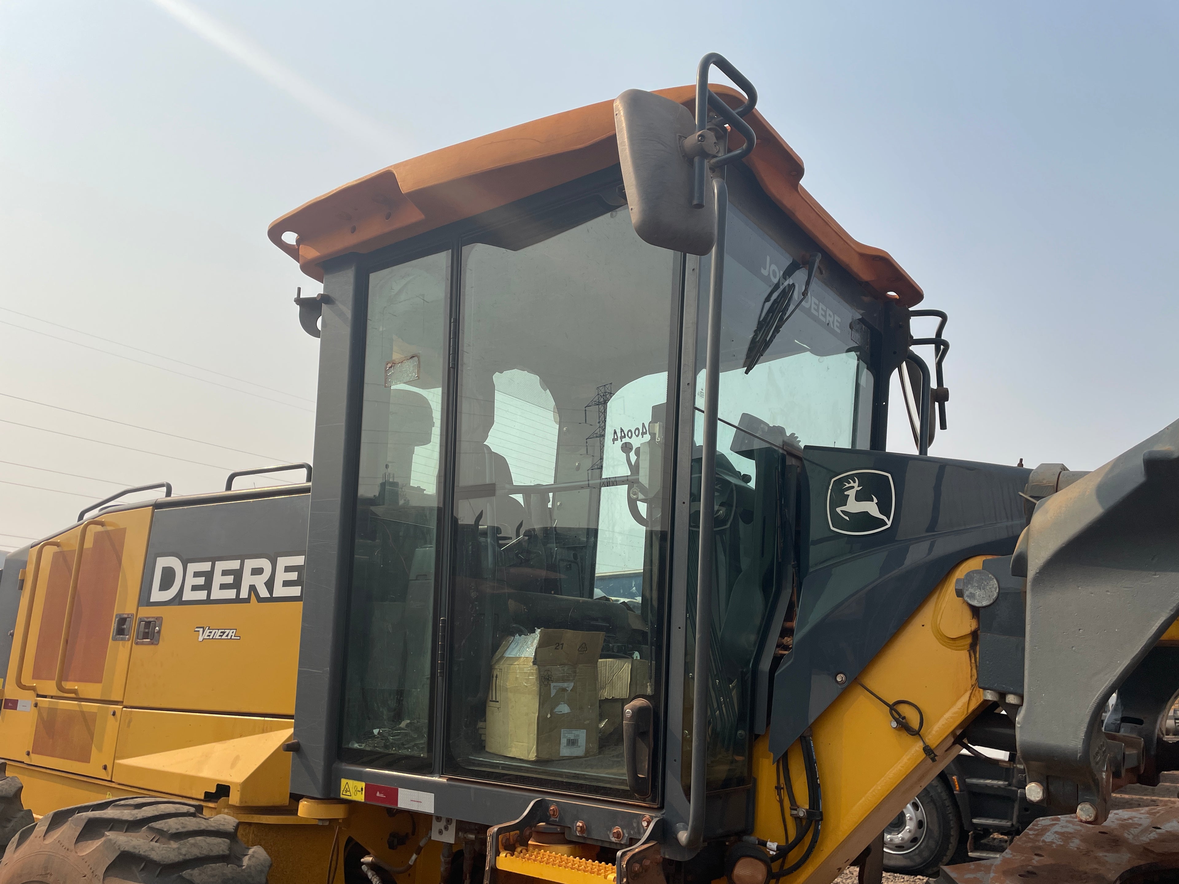 Lot 009 - 2019 John Deere 622G
