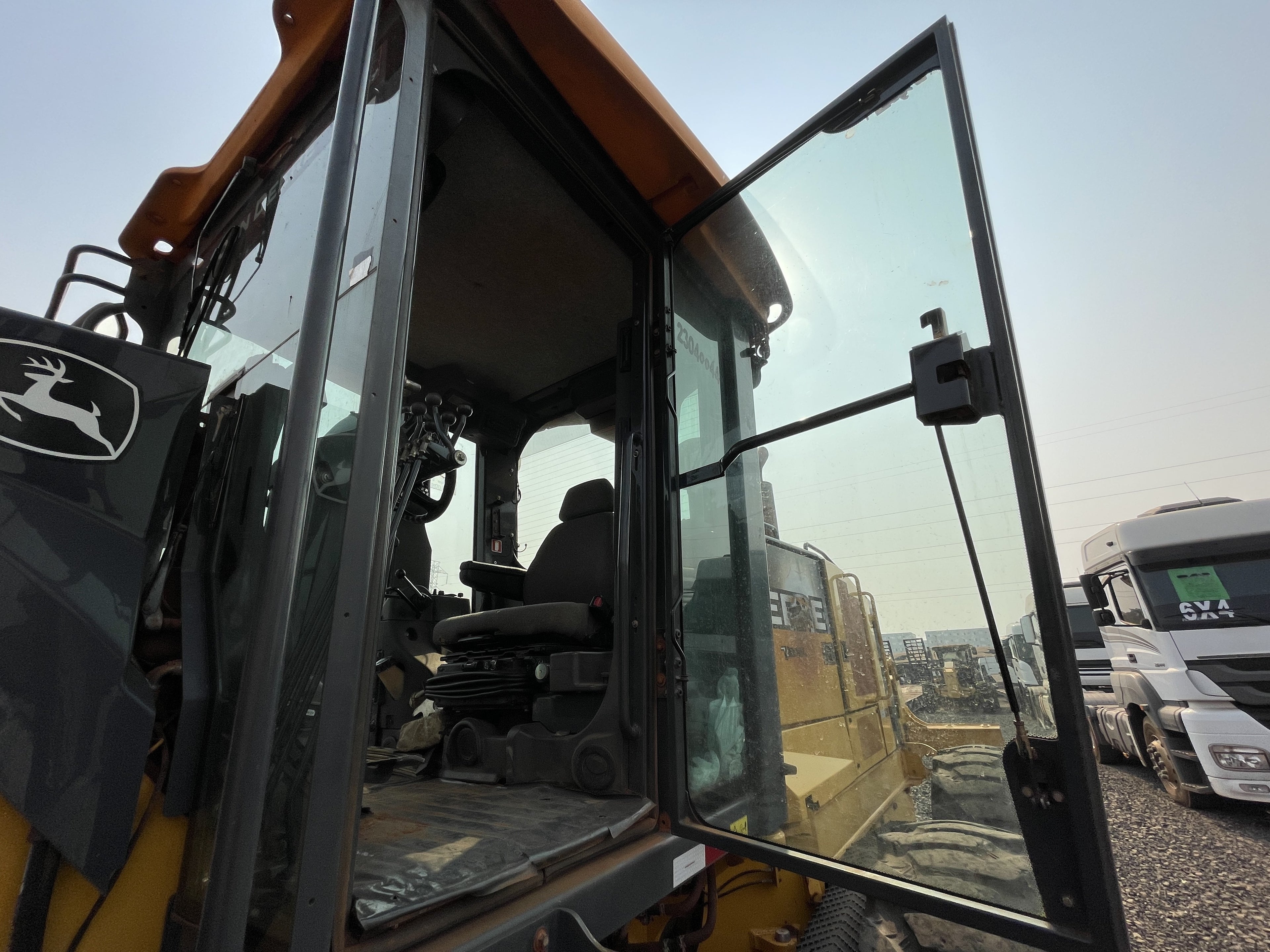 Lot 009 - 2019 John Deere 622G