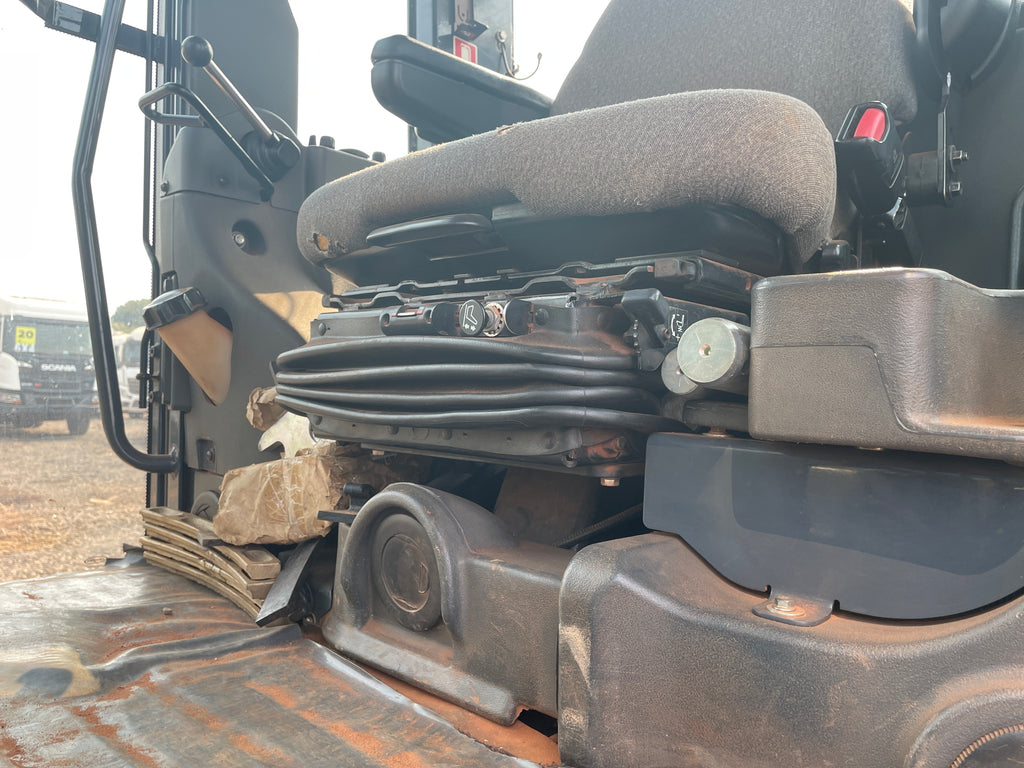 Lot 009 - 2019 John Deere 622G