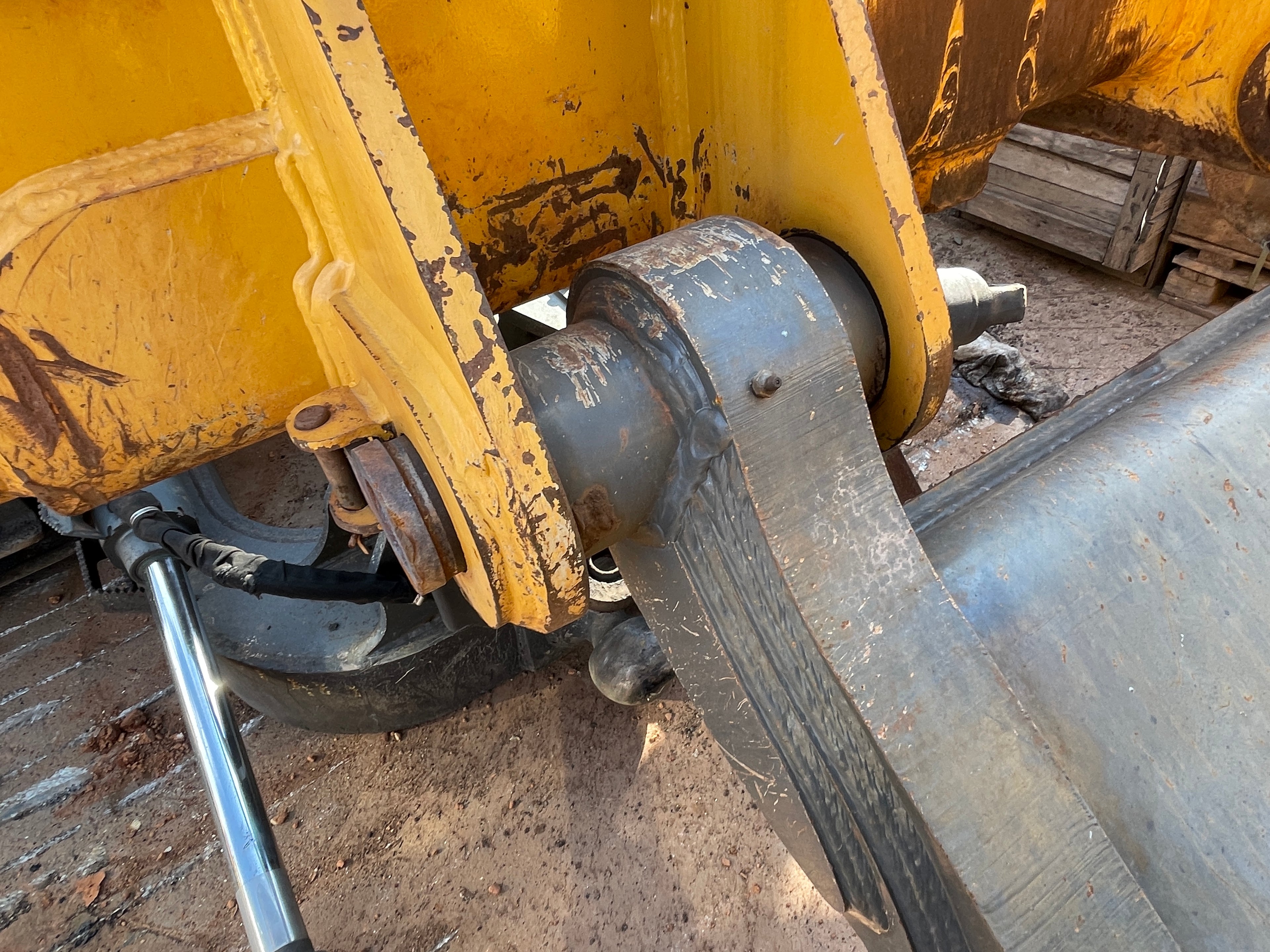 Lot 026 - 2023 John Deere 850J-II