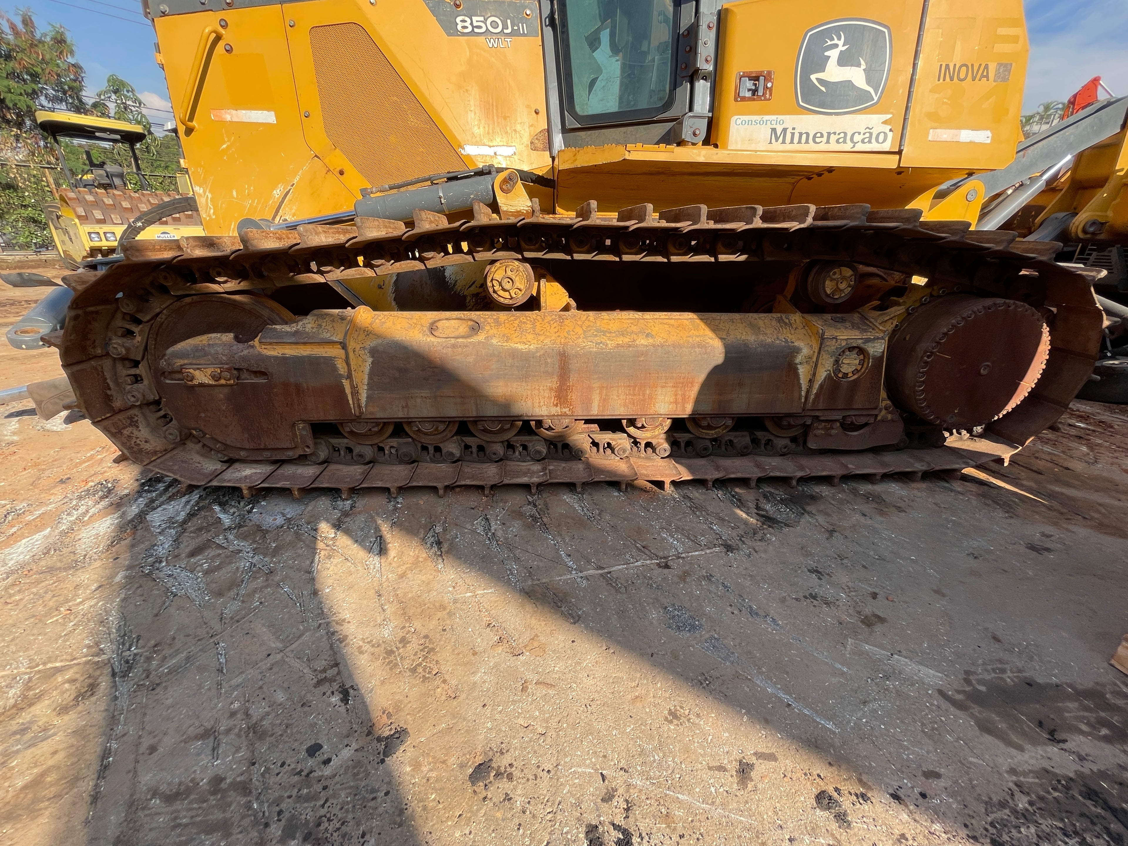 Lot 026 - 2023 John Deere 850J-II