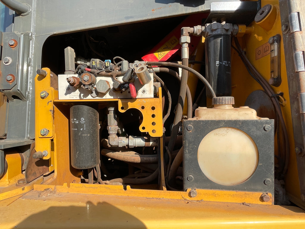 Lot 026 - 2023 John Deere 850J-II