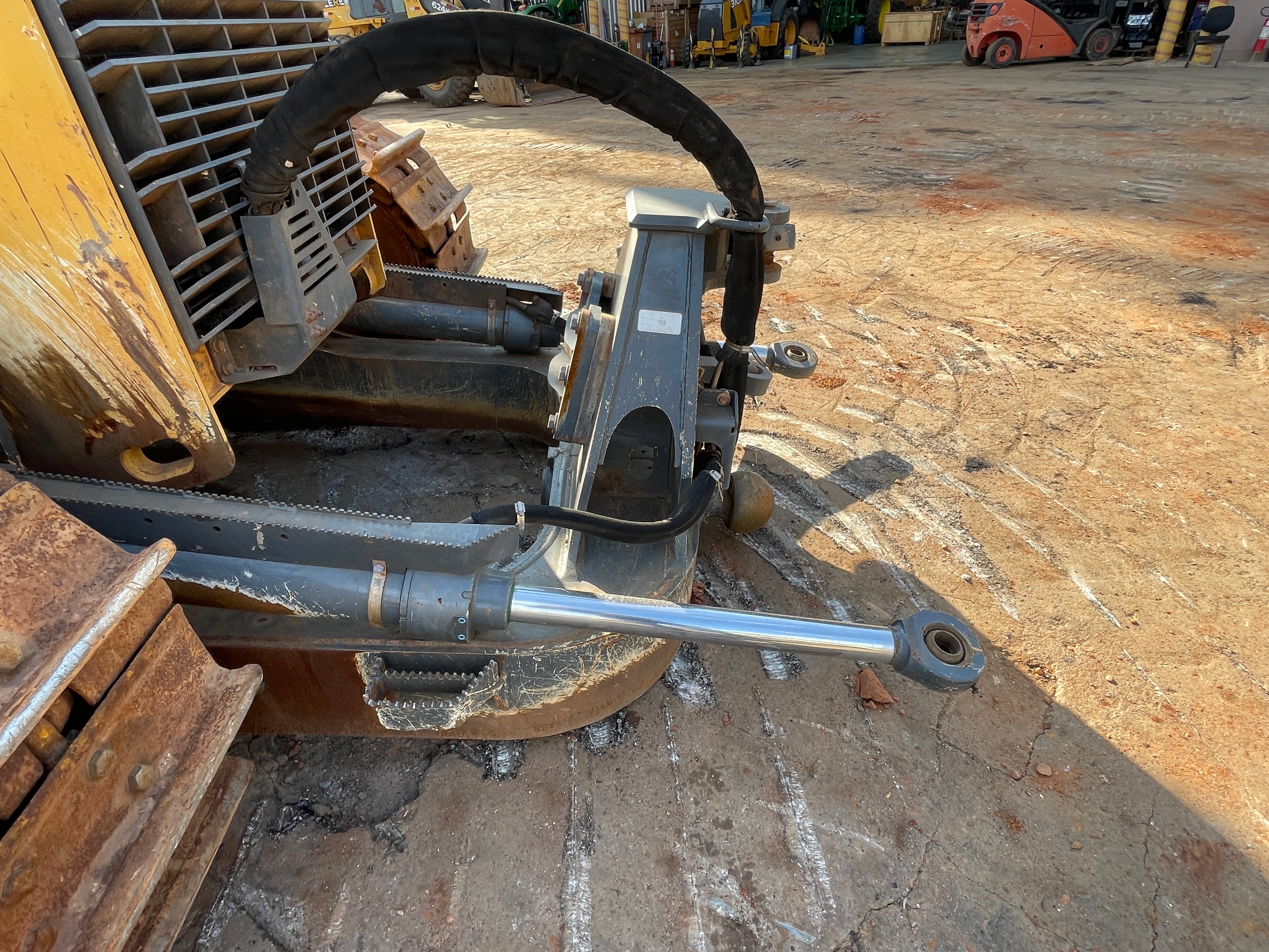 Lot 026 - 2023 John Deere 850J-II
