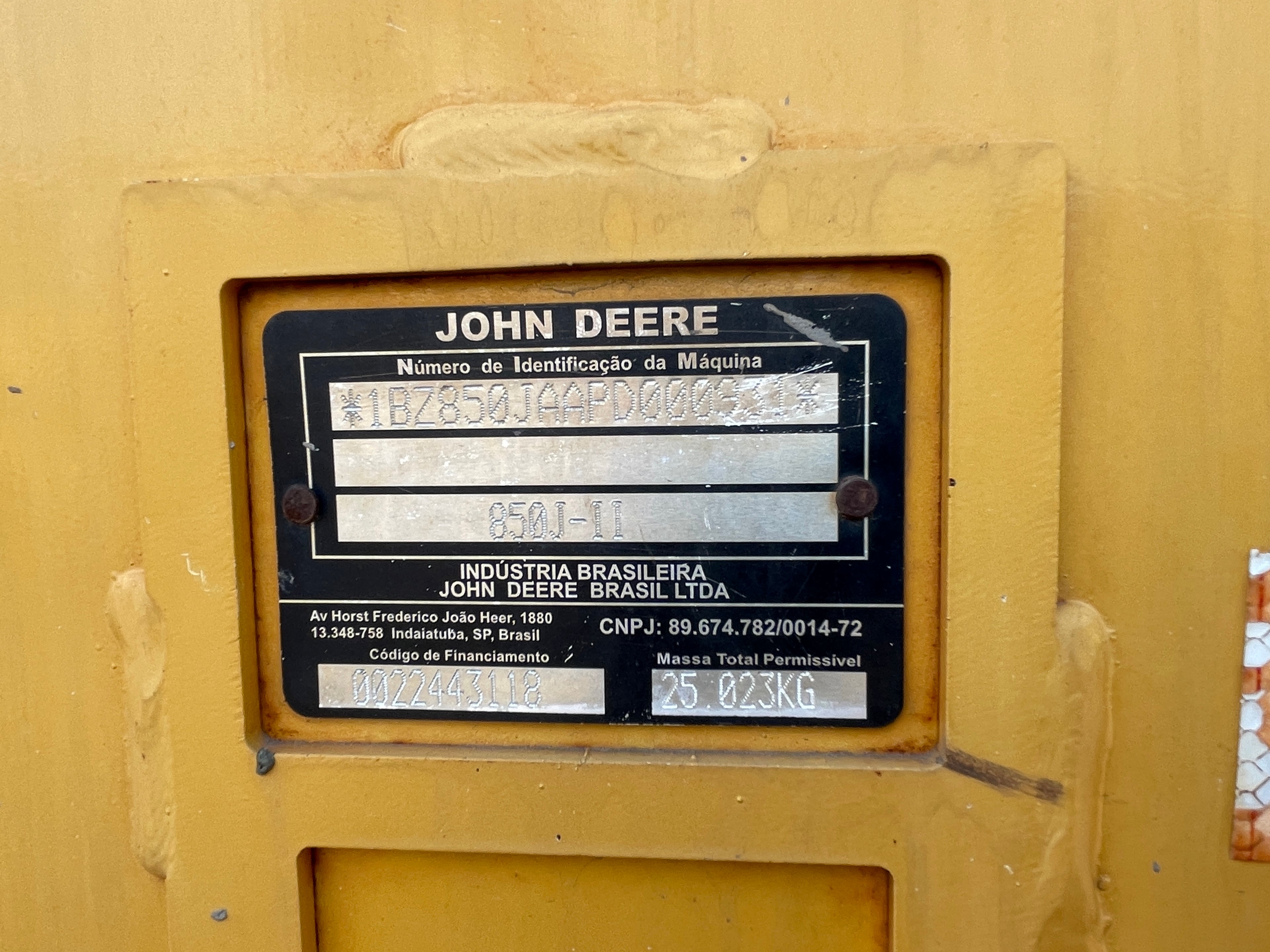 Lot 026 - 2023 John Deere 850J-II