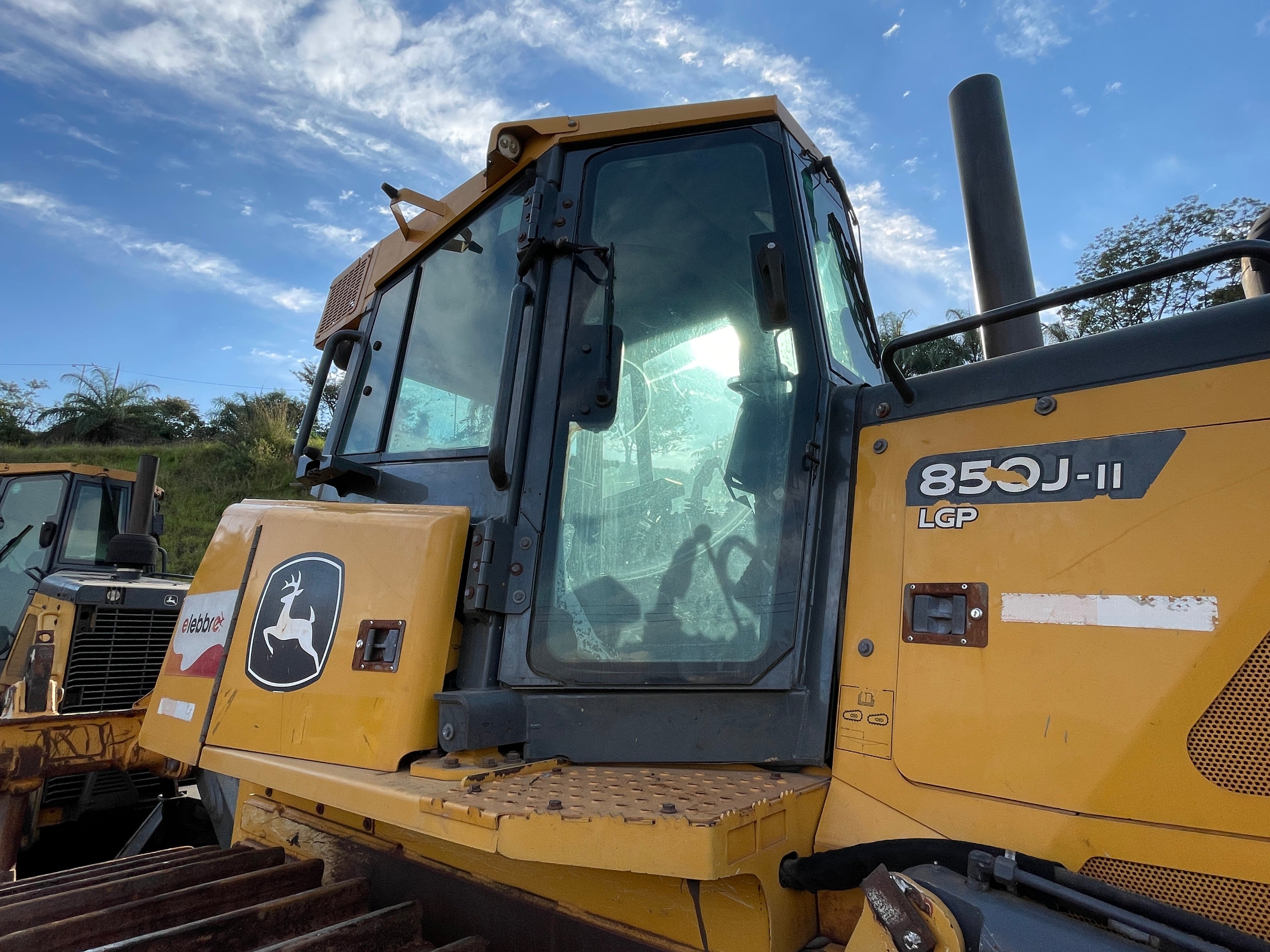 Lot 026 - 2023 John Deere 850J-II