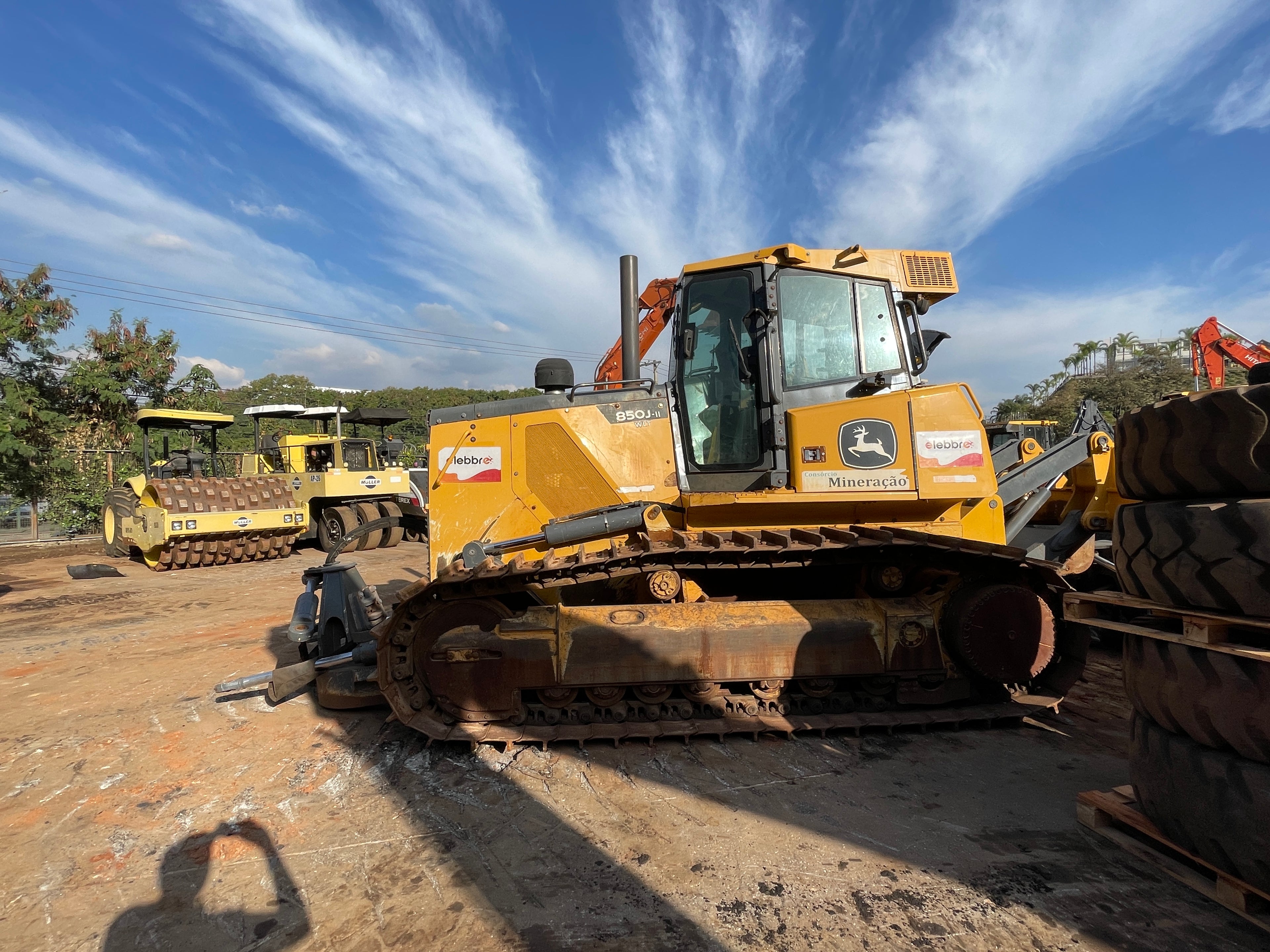 Lot 026 - 2023 John Deere 850J-II