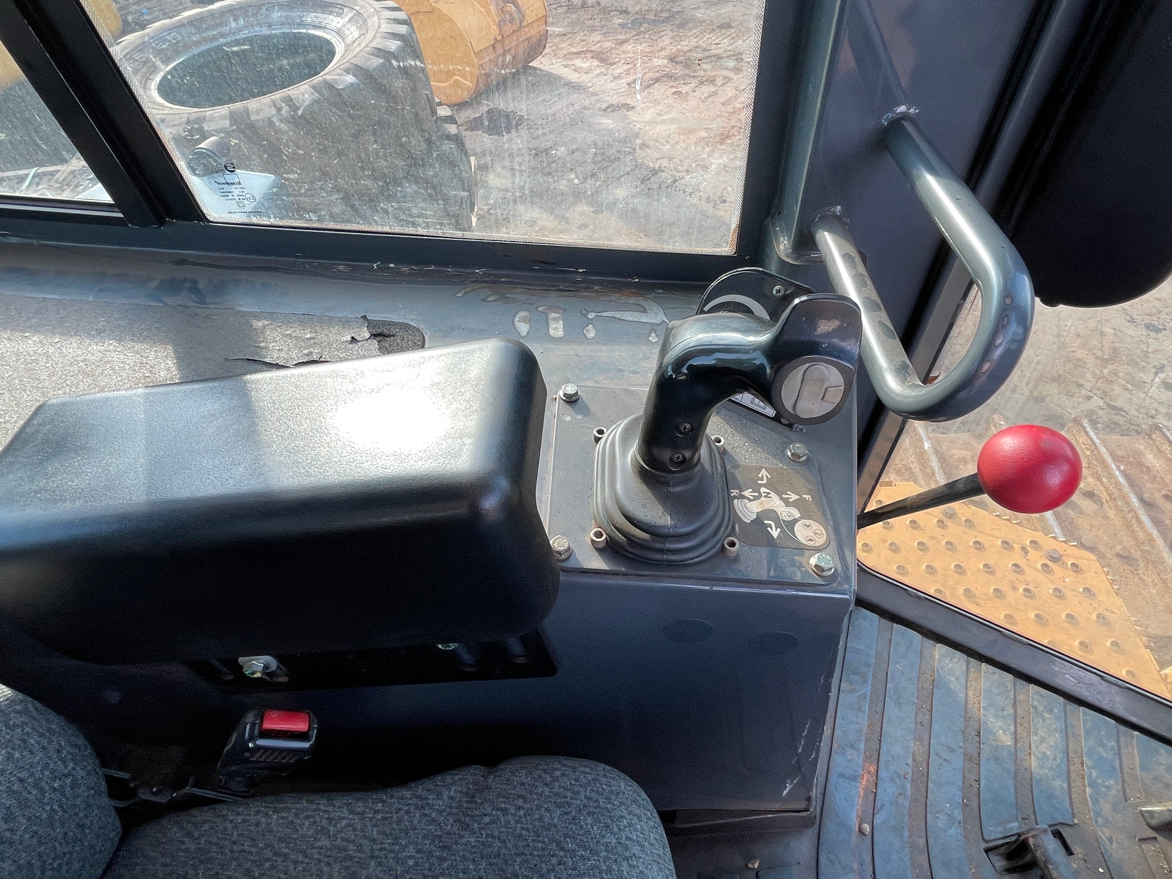 Lot 026 - 2023 John Deere 850J-II