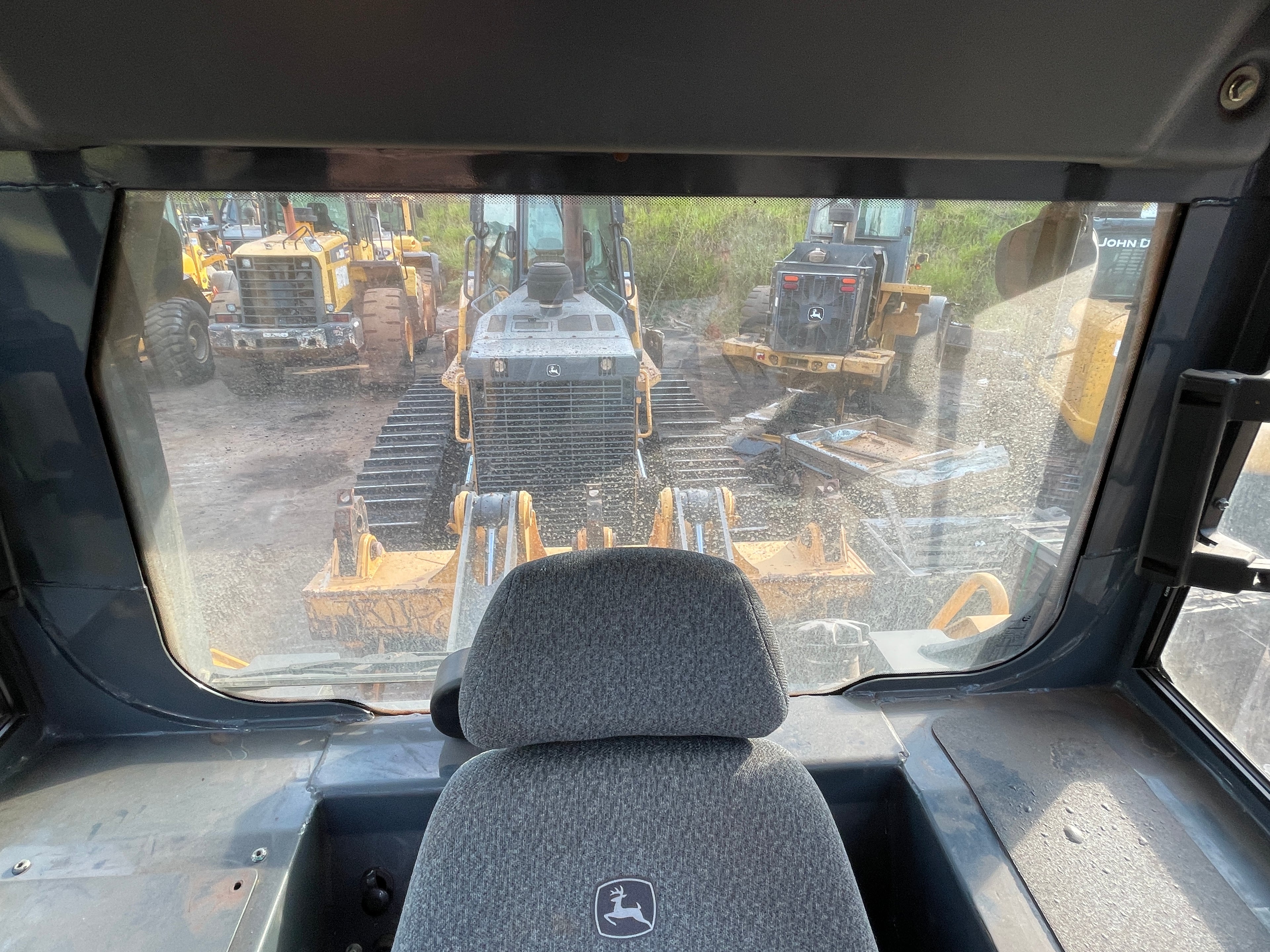 Lot 026 - 2023 John Deere 850J-II