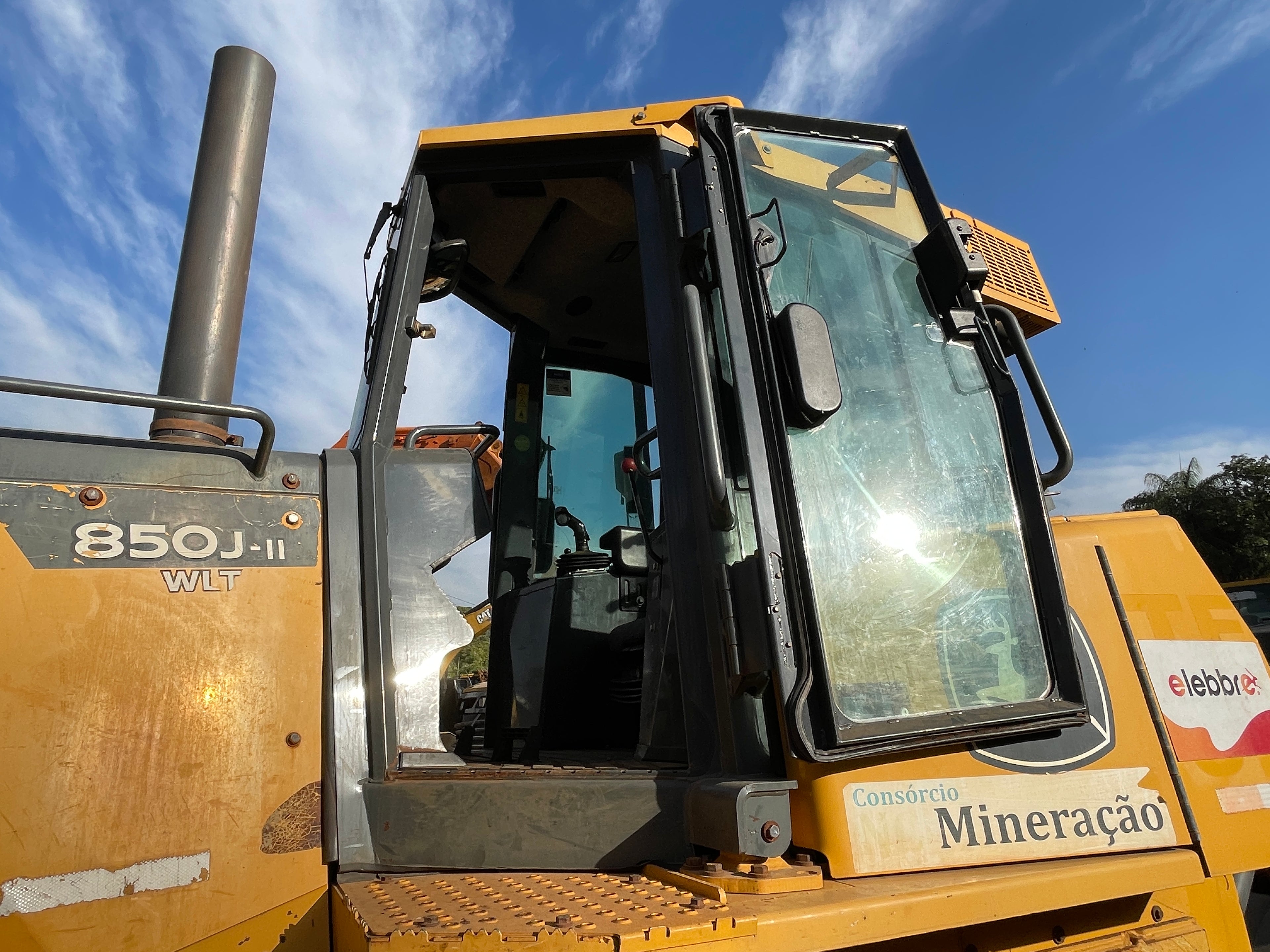 Lot 026 - 2023 John Deere 850J-II