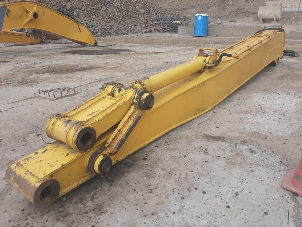 Lot 013 - 2010 Komatsu PC800-8 LONG REACH